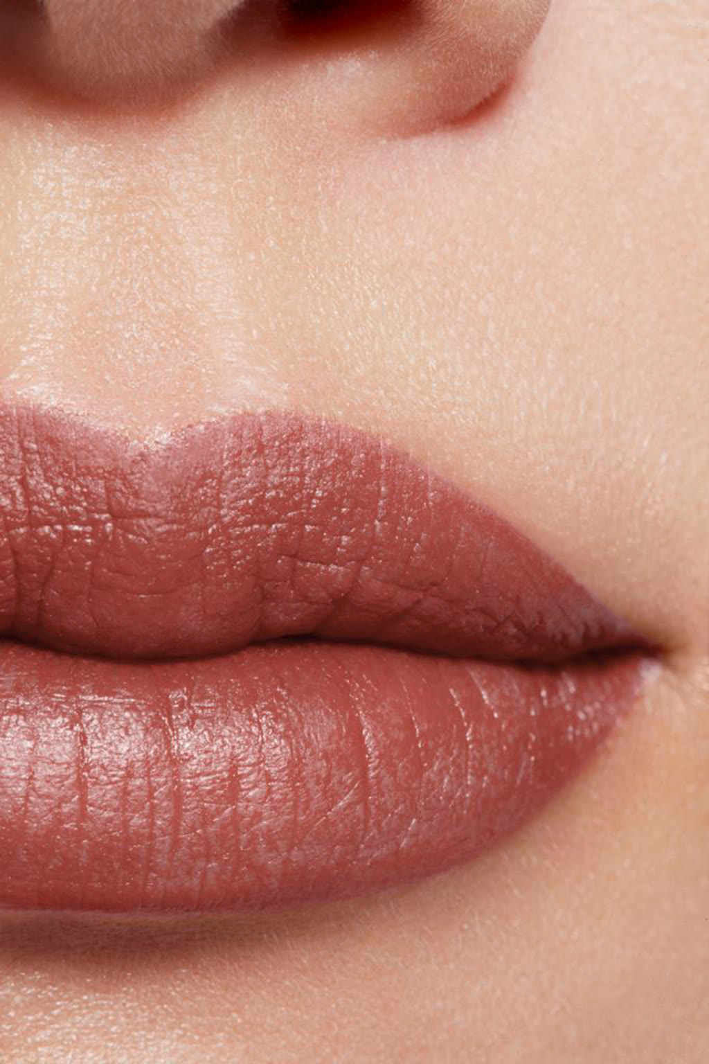 أحمر شفاه سائل خالٍ من اللمعية روج ألور إنك ROUGE ALLURE INK