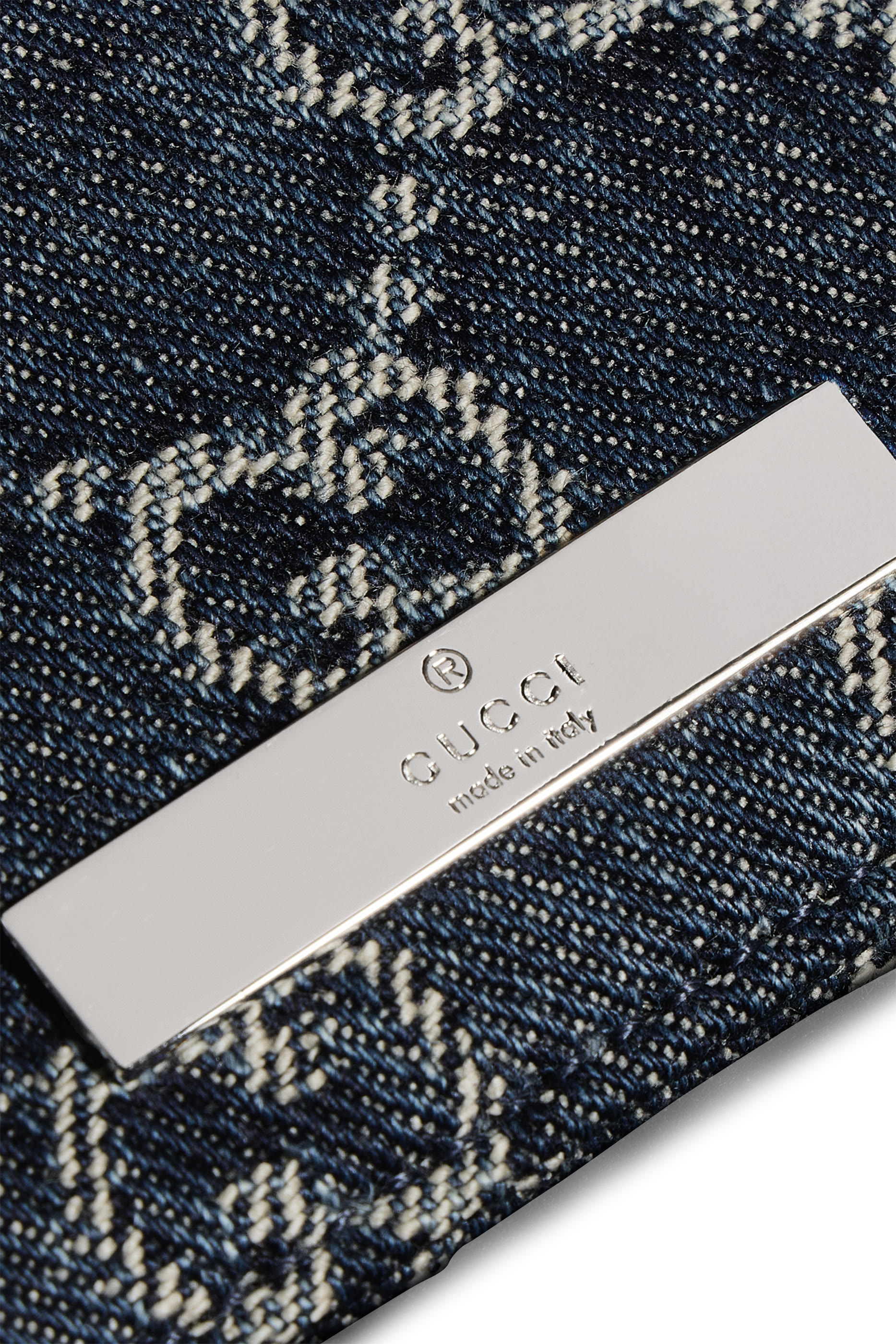 حافظة بطاقات بحلية شعار الماركة