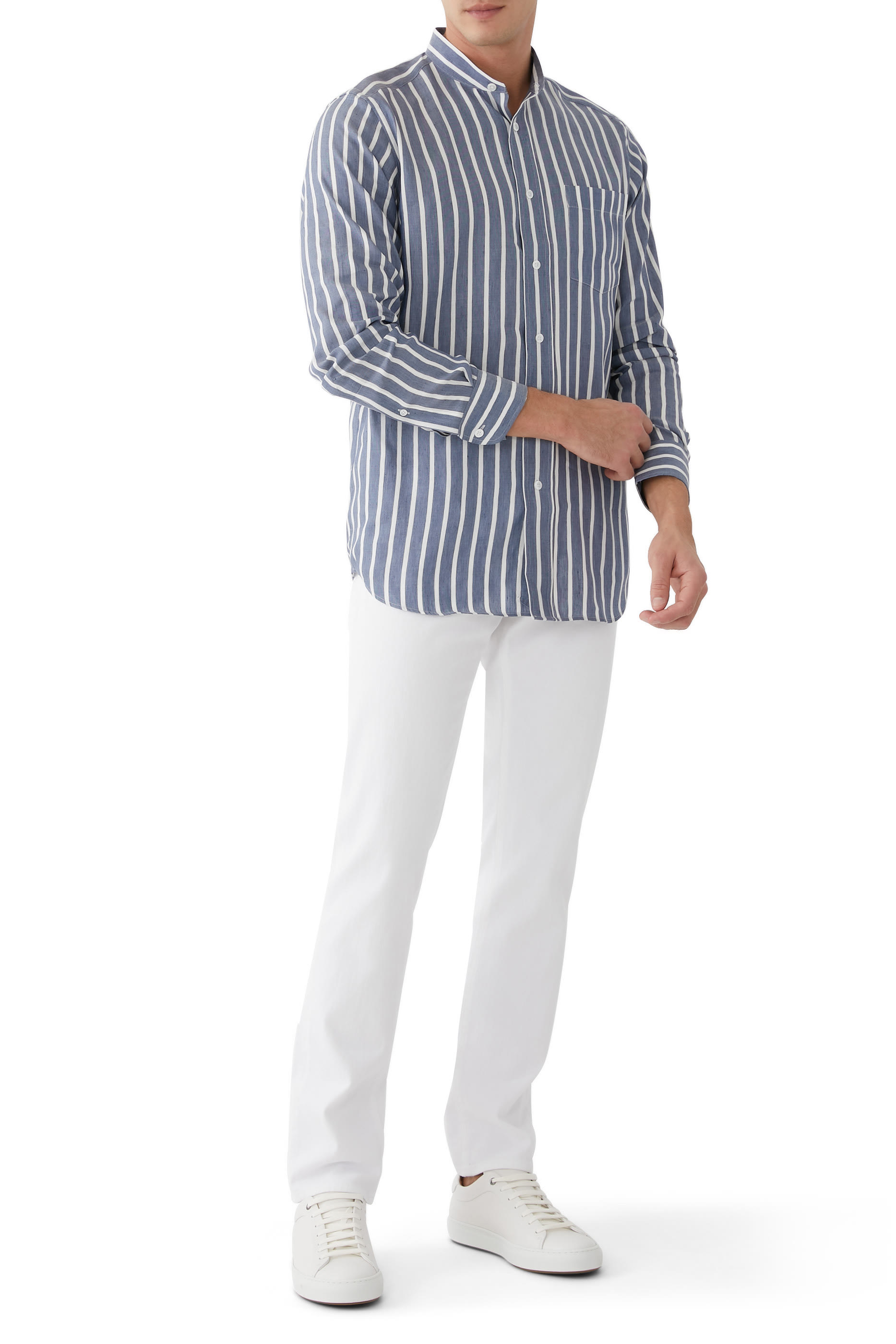 قميص مخطط بأكمام طويلة