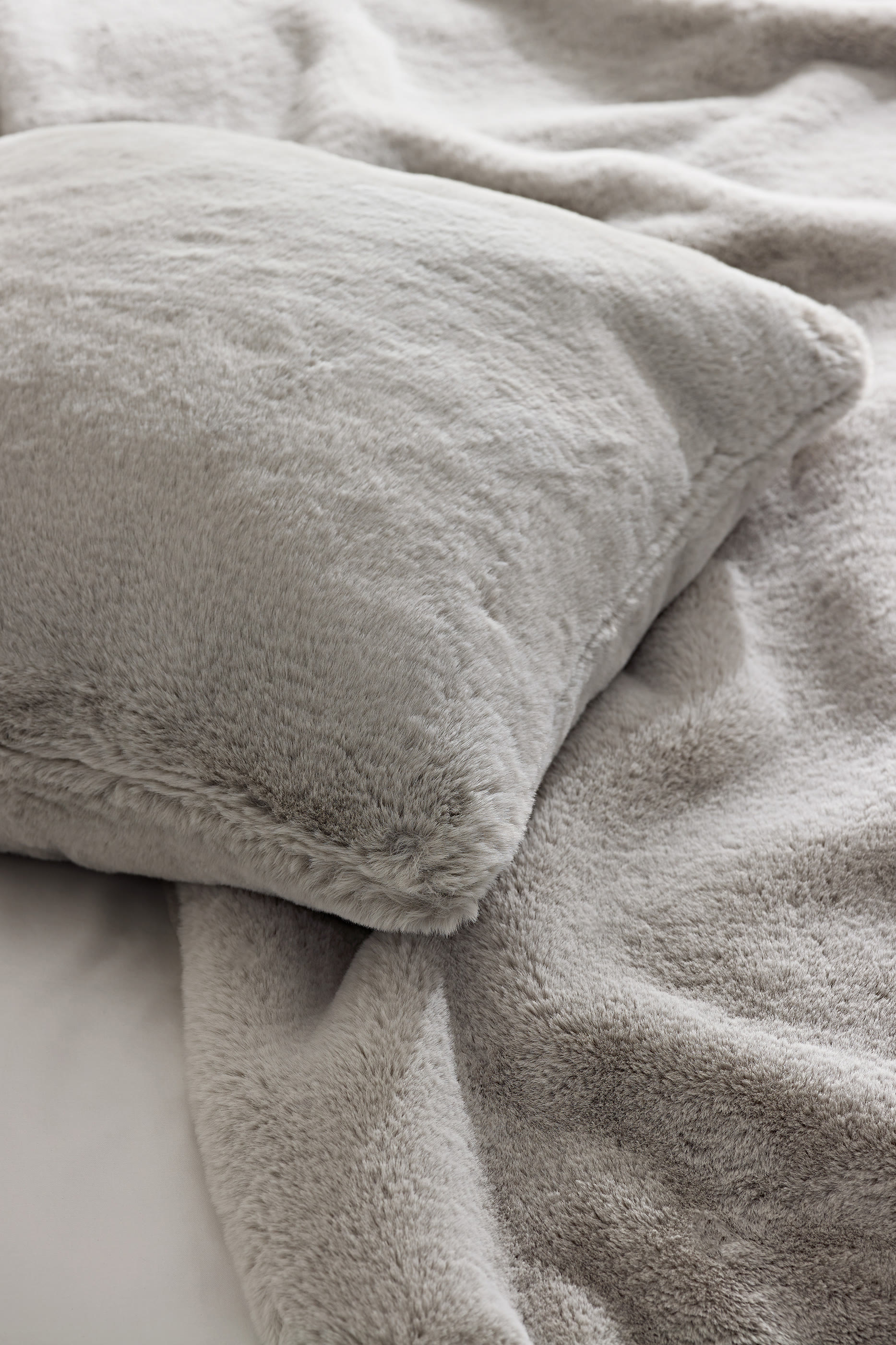 غطاء سوبر سوفت فرو صناعي