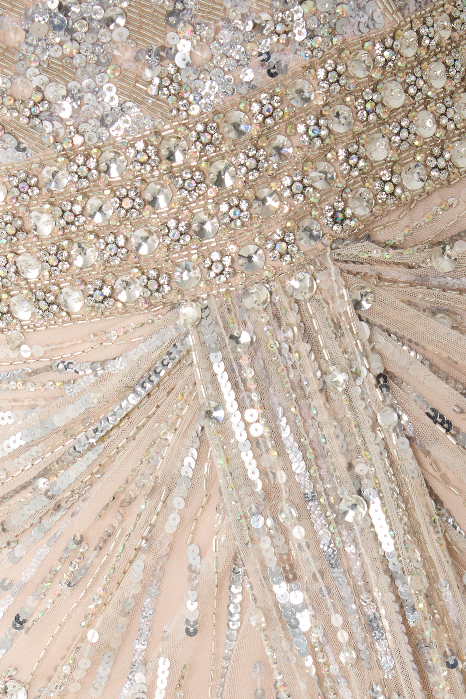 فستان سهرة إلكسير بلا أكمام بتفاصيل درابيه أمامية