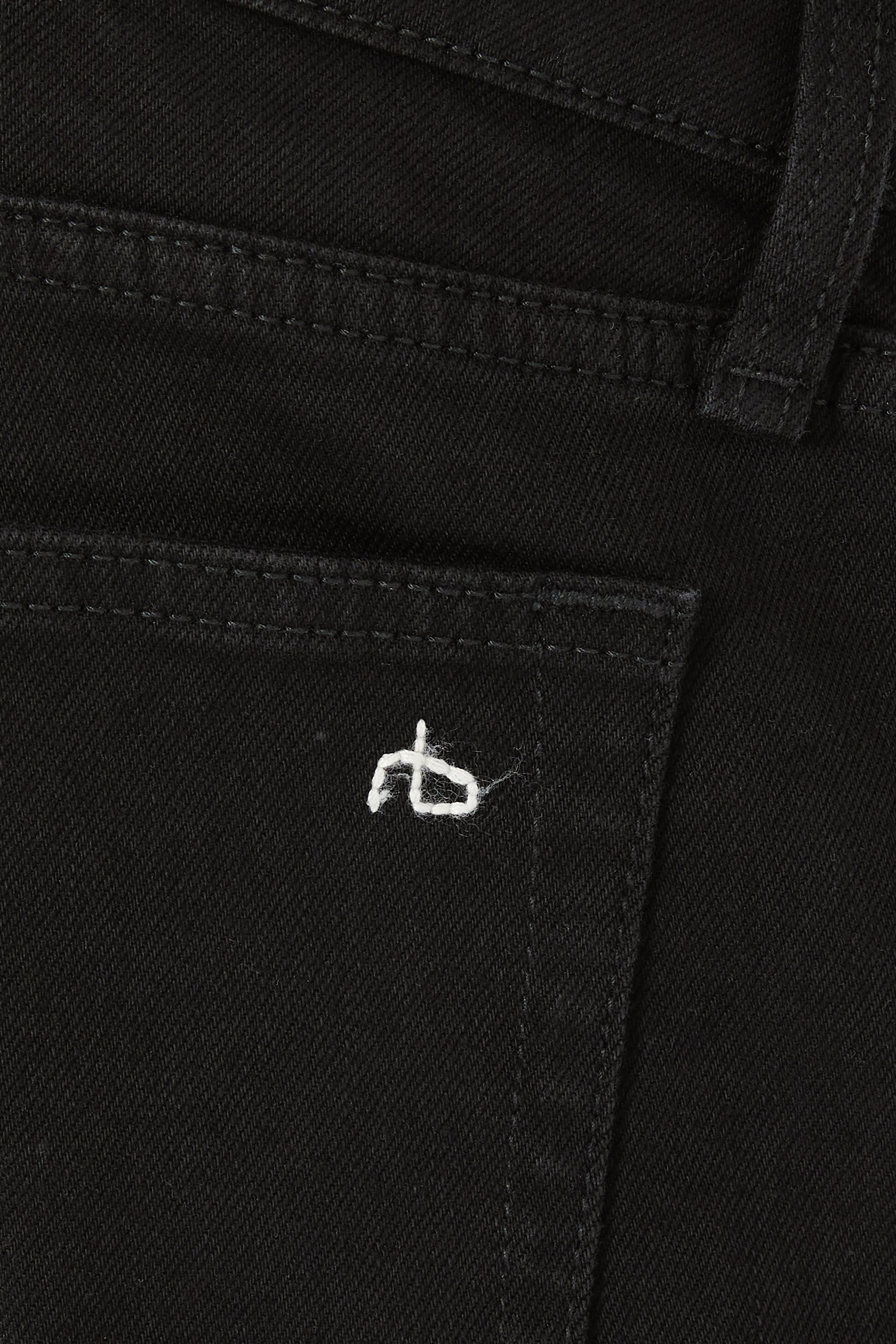 بنطال جينز فيت 3 بقصة رياضية