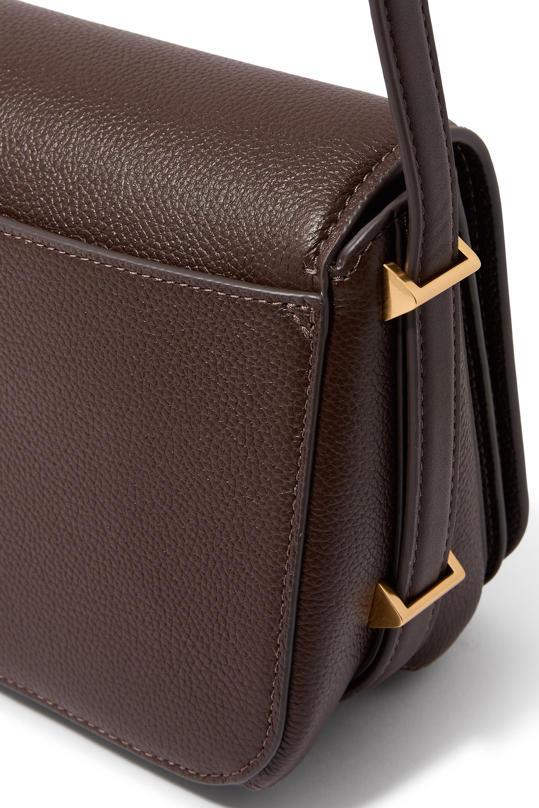 حقيبة كروس ليف بغطاء قلاب