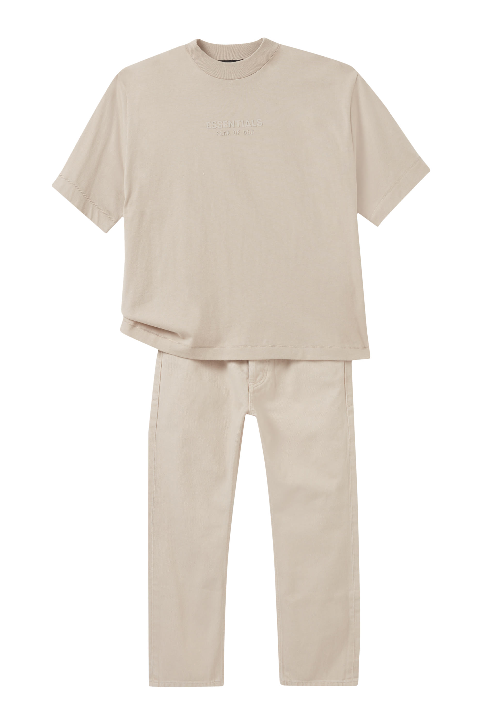 تيشيرت بأكمام قصيرة وشعار الماركة