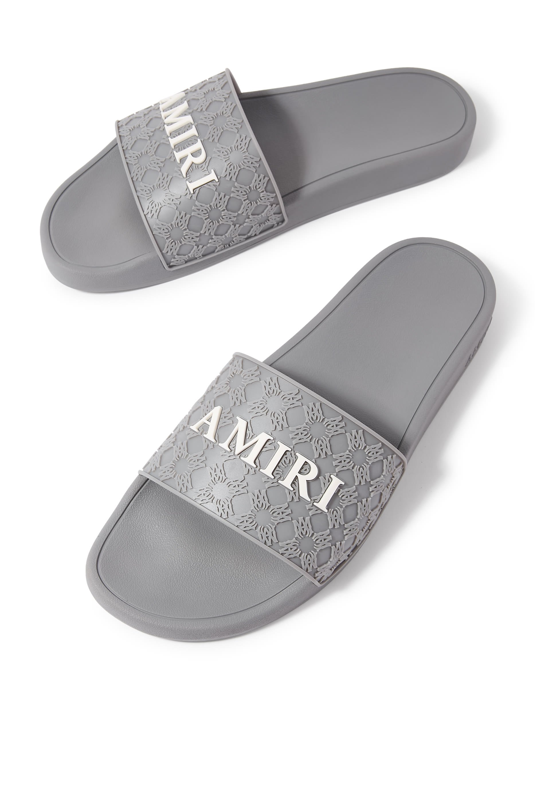 حذاء خفيف كواد بشعار الماركة