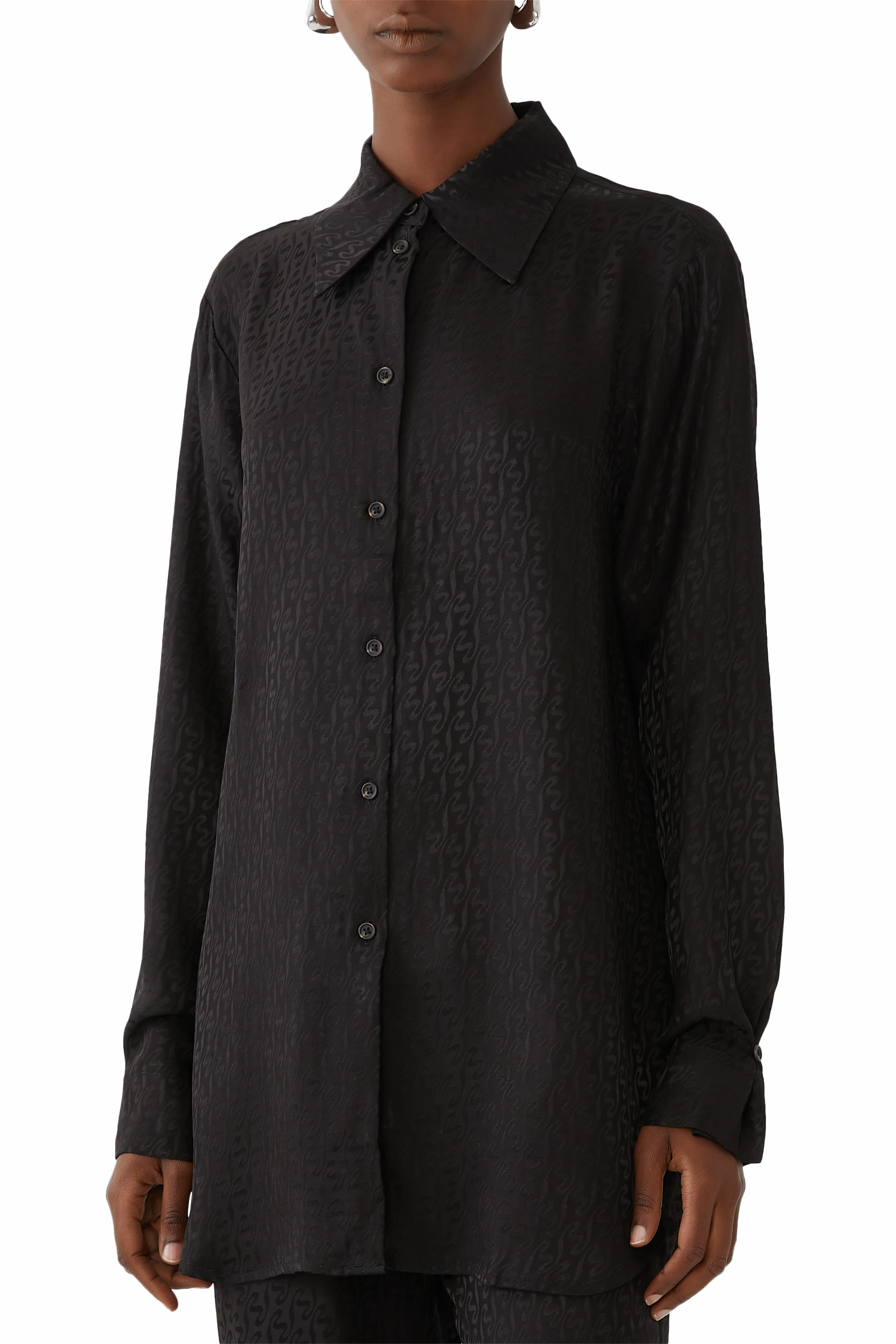 قميص لوكا بحروف شعار الماركة