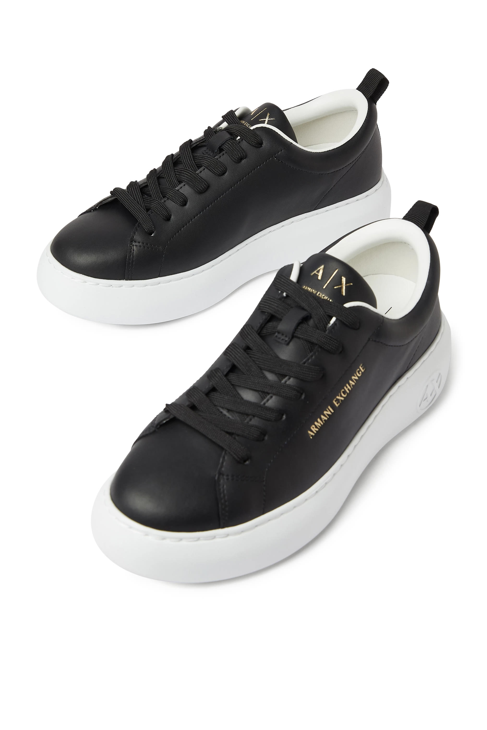 سنيكرز بشعار الماركة