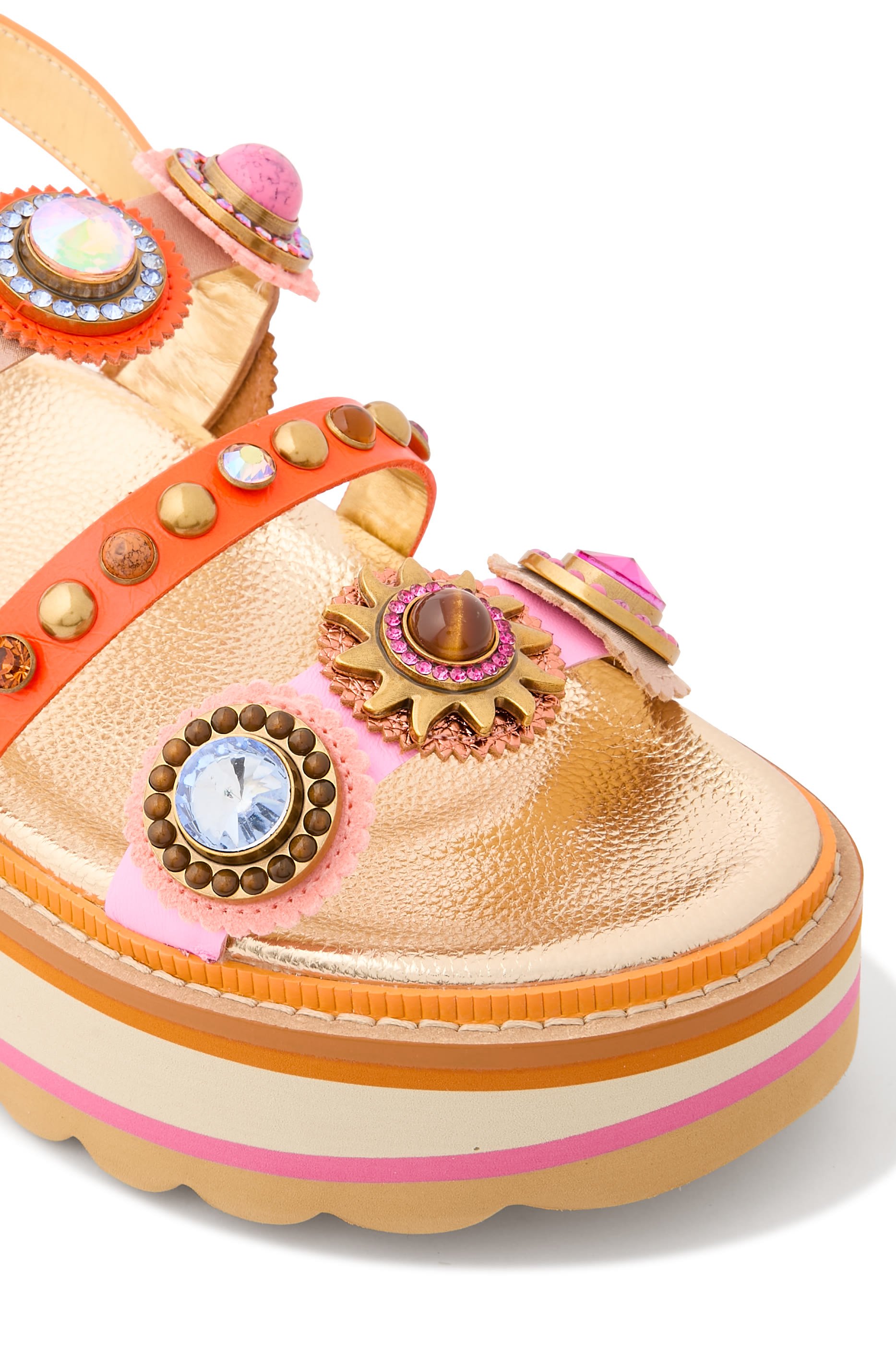 صندل أوكتافيا بسير خلفي ونعل عريض