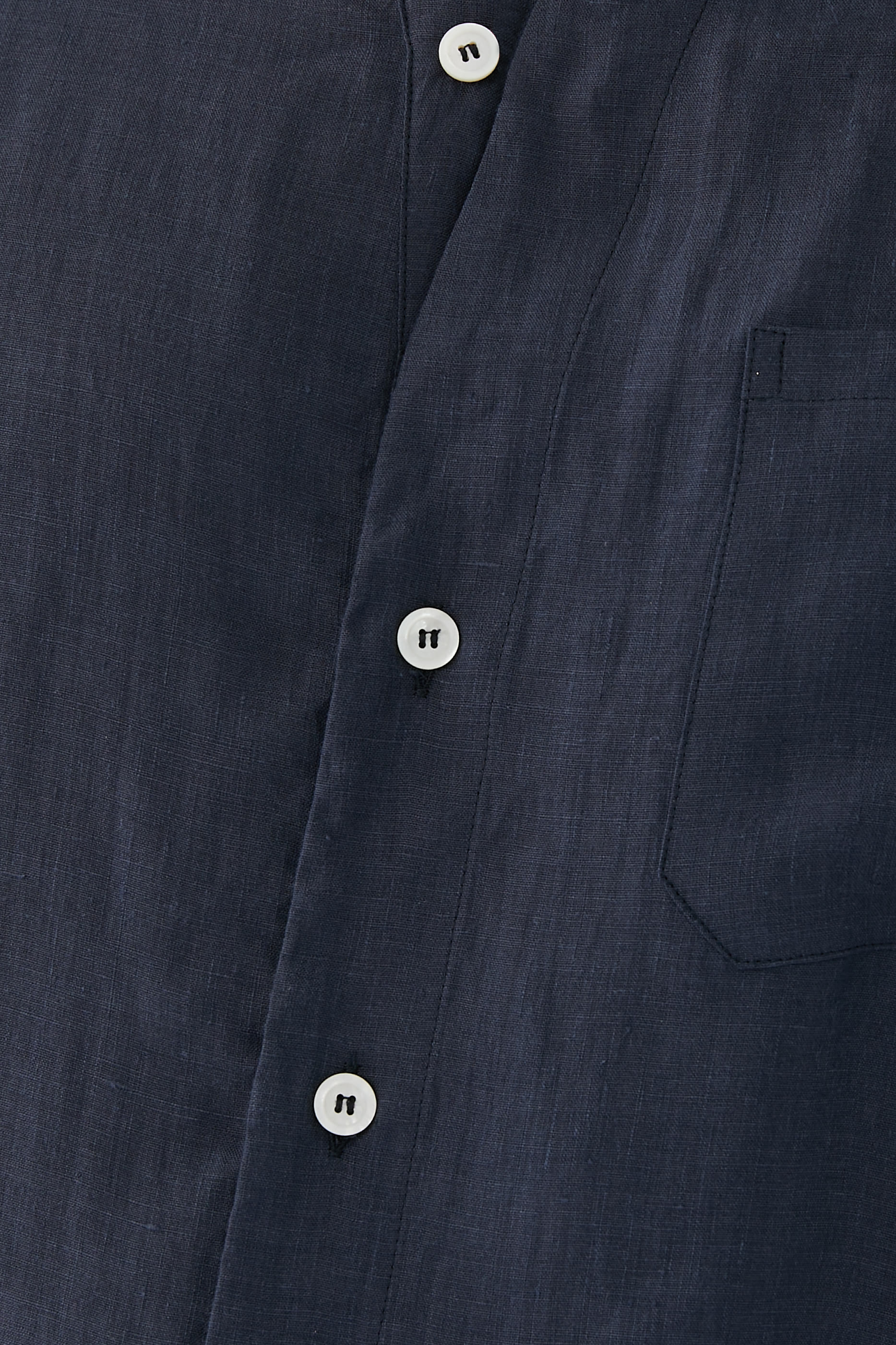 قميص بحافة مقوسة