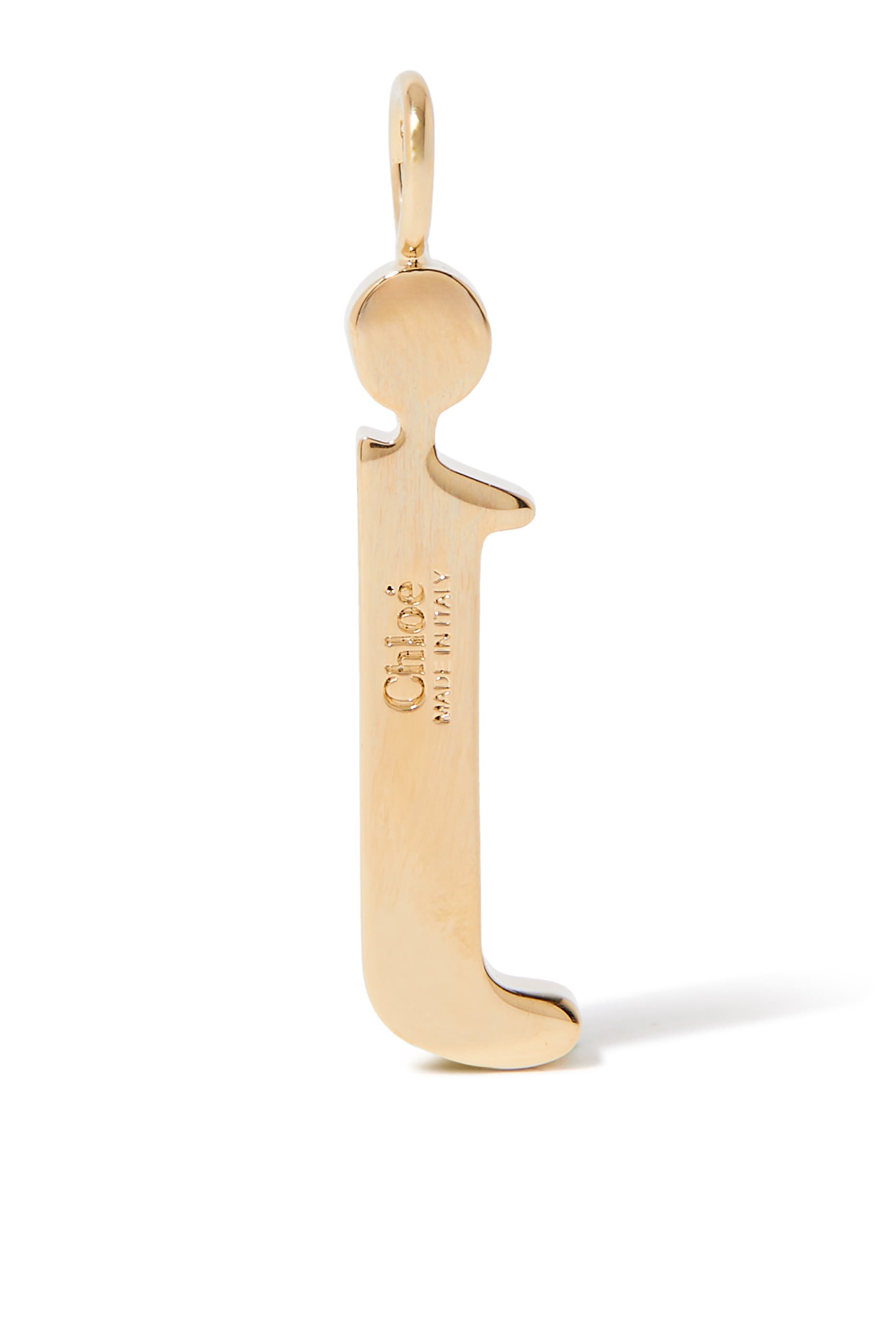 حلية بتصميم حرف j