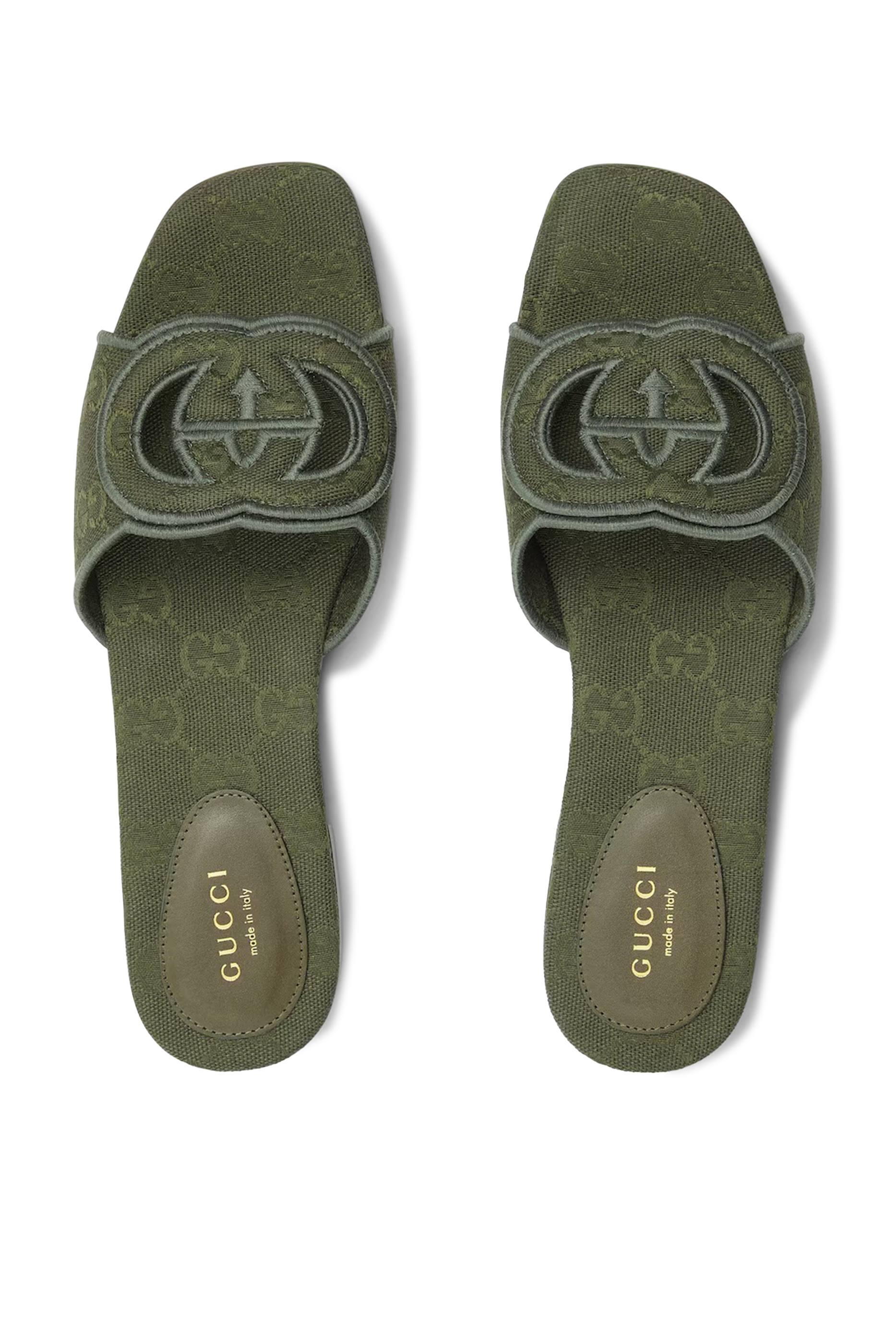 صندل خفيف بشعار الماركة بتصميم متداخل