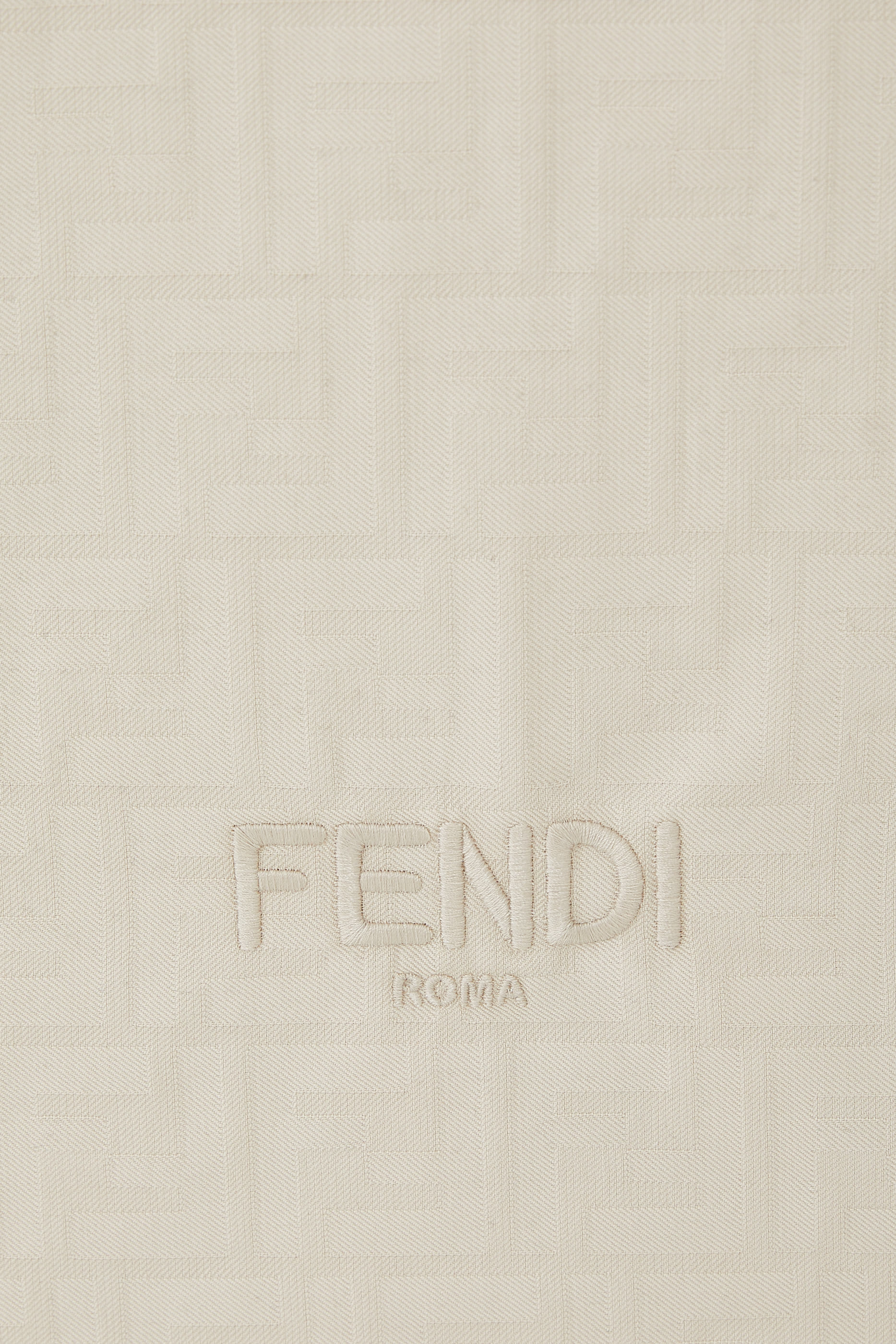 بطانية بشعار الماركة للأطفال