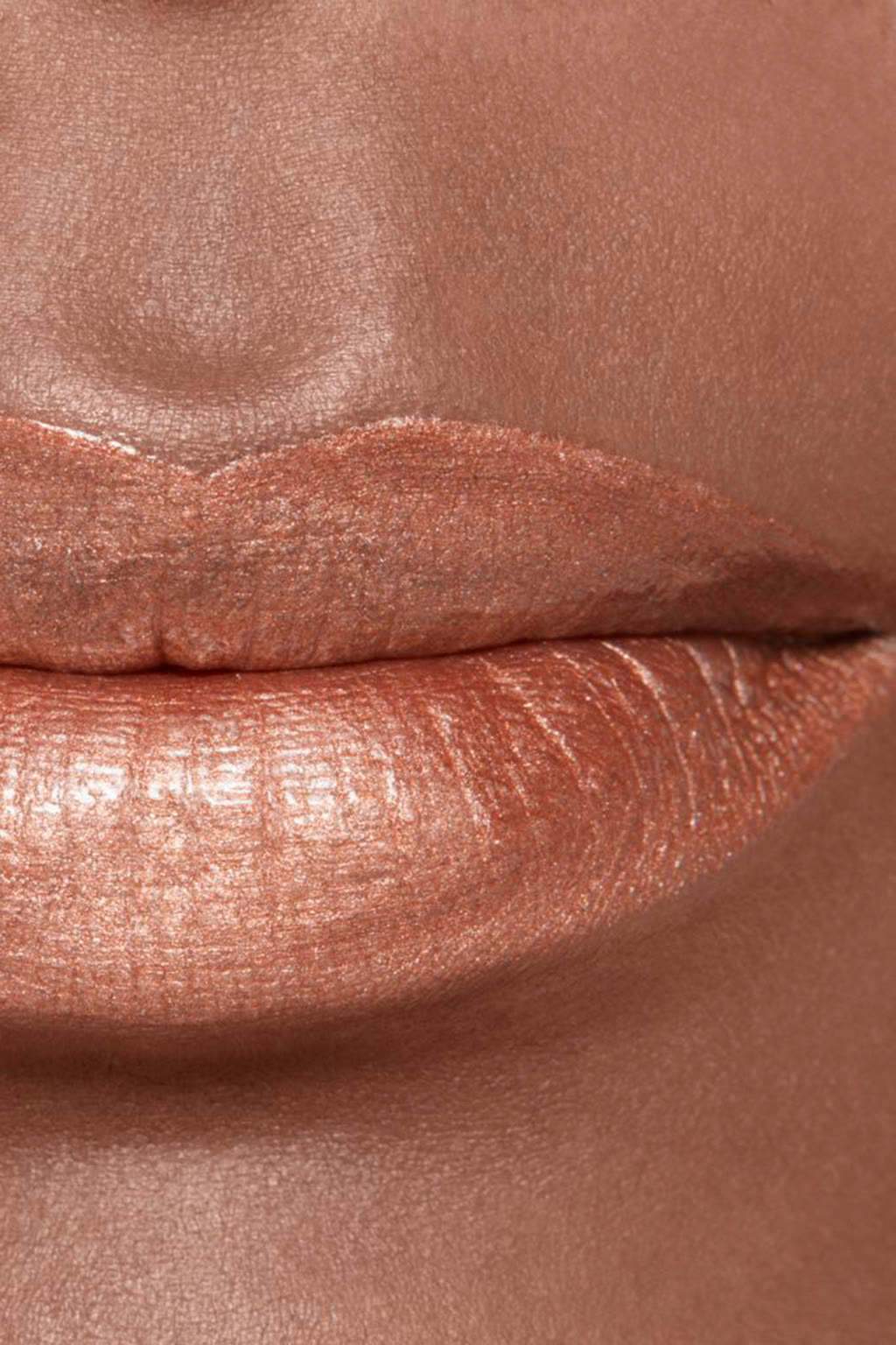 أحمر شفاه سائل بلمعان وثبات فائق ROUGE ALLURE LAQUE