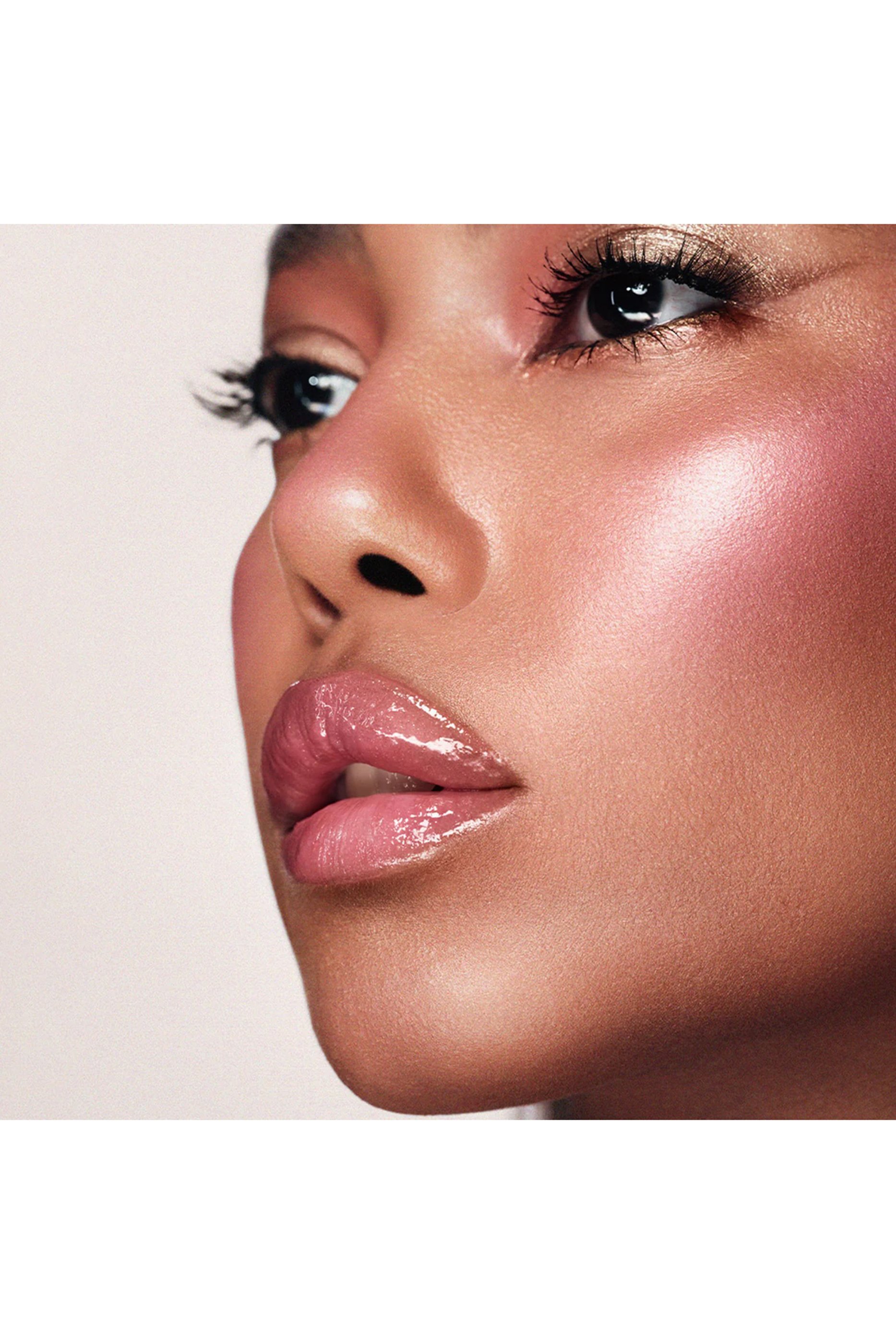 أحمر خدود كريمي للشفاه والخدود - ألور فيلفيت جلو