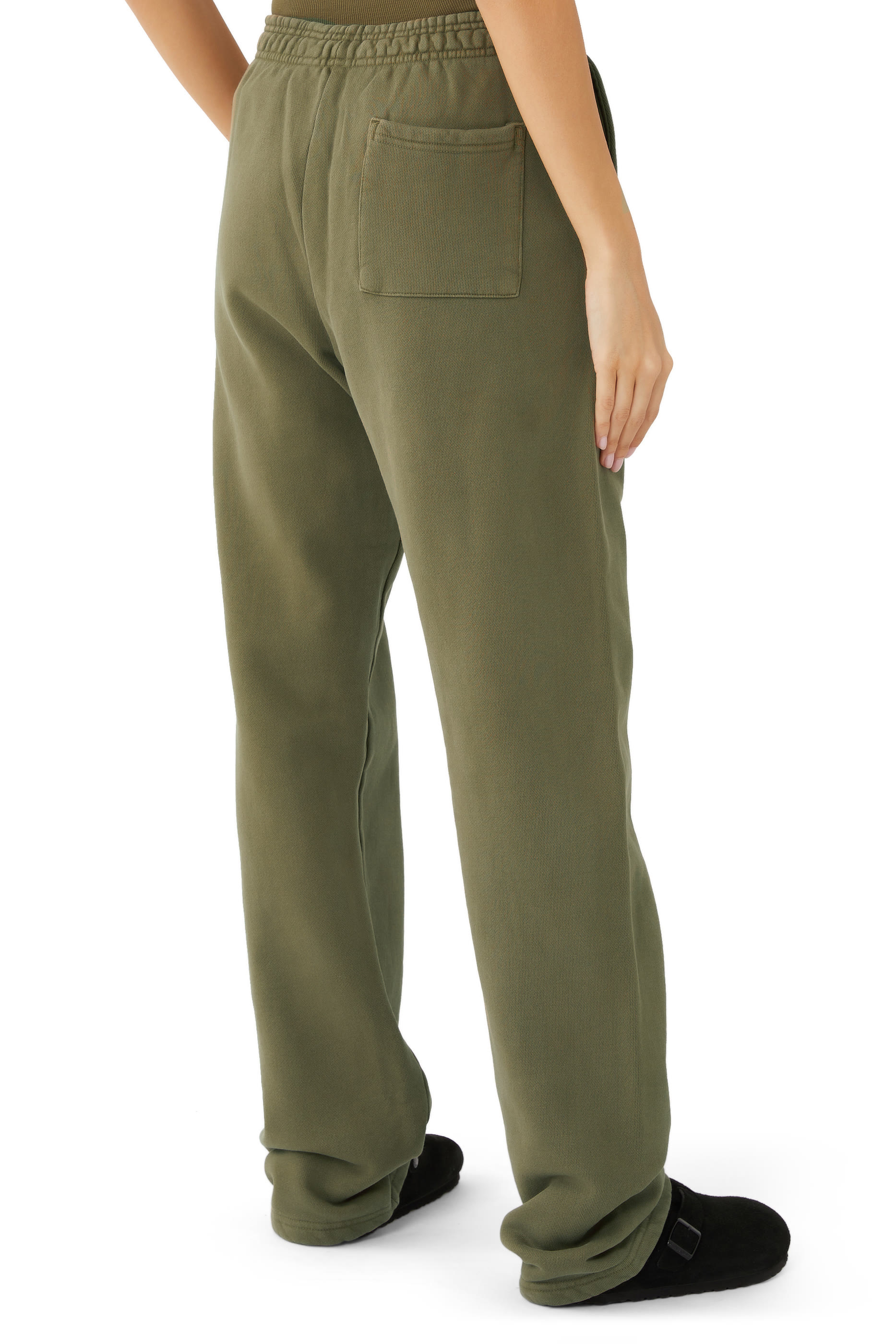 بنطال رياضي بقصة ساق واسعة