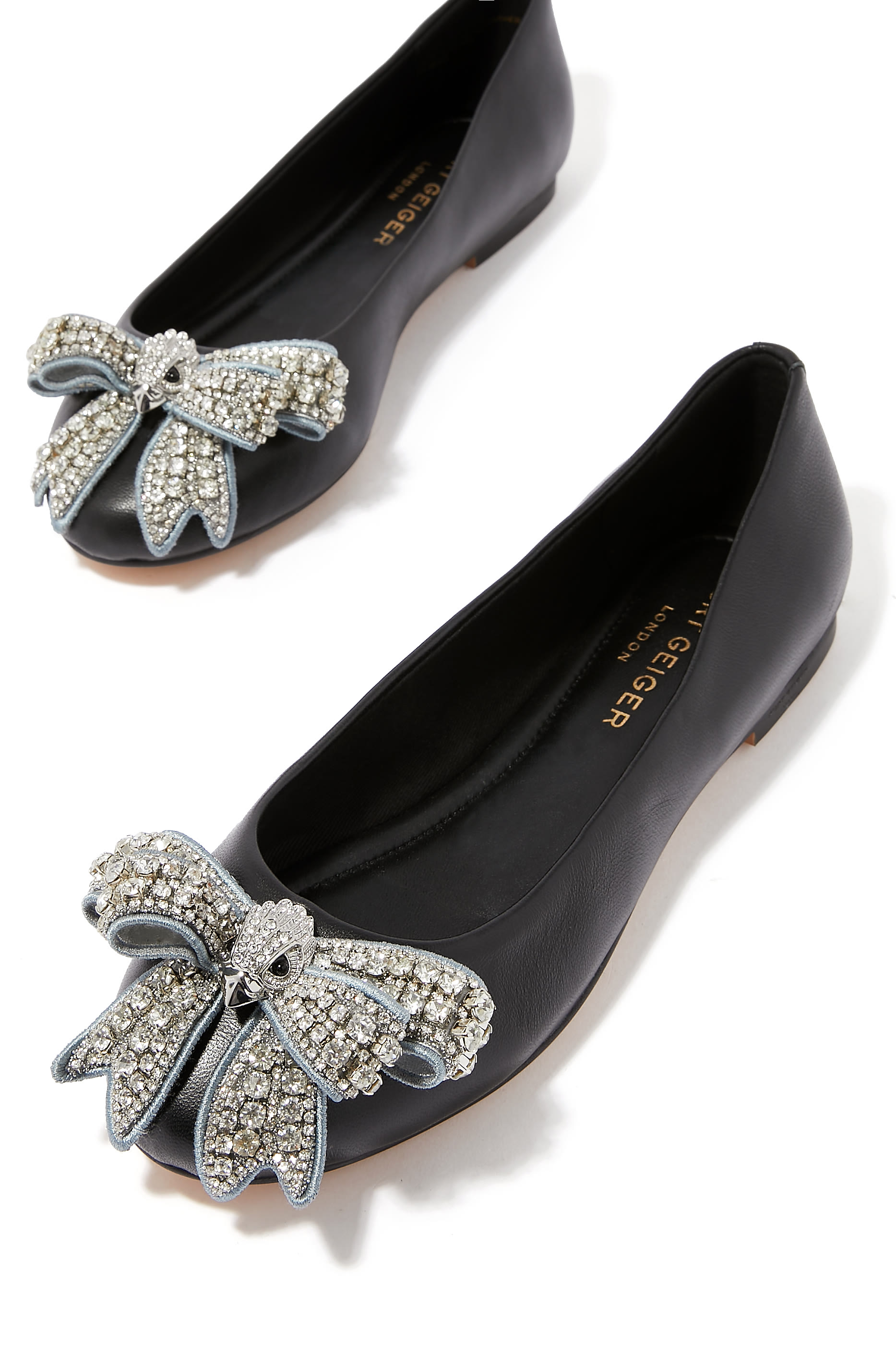 حذاء باليرينا لامع بكعب مسطح وفيونكة