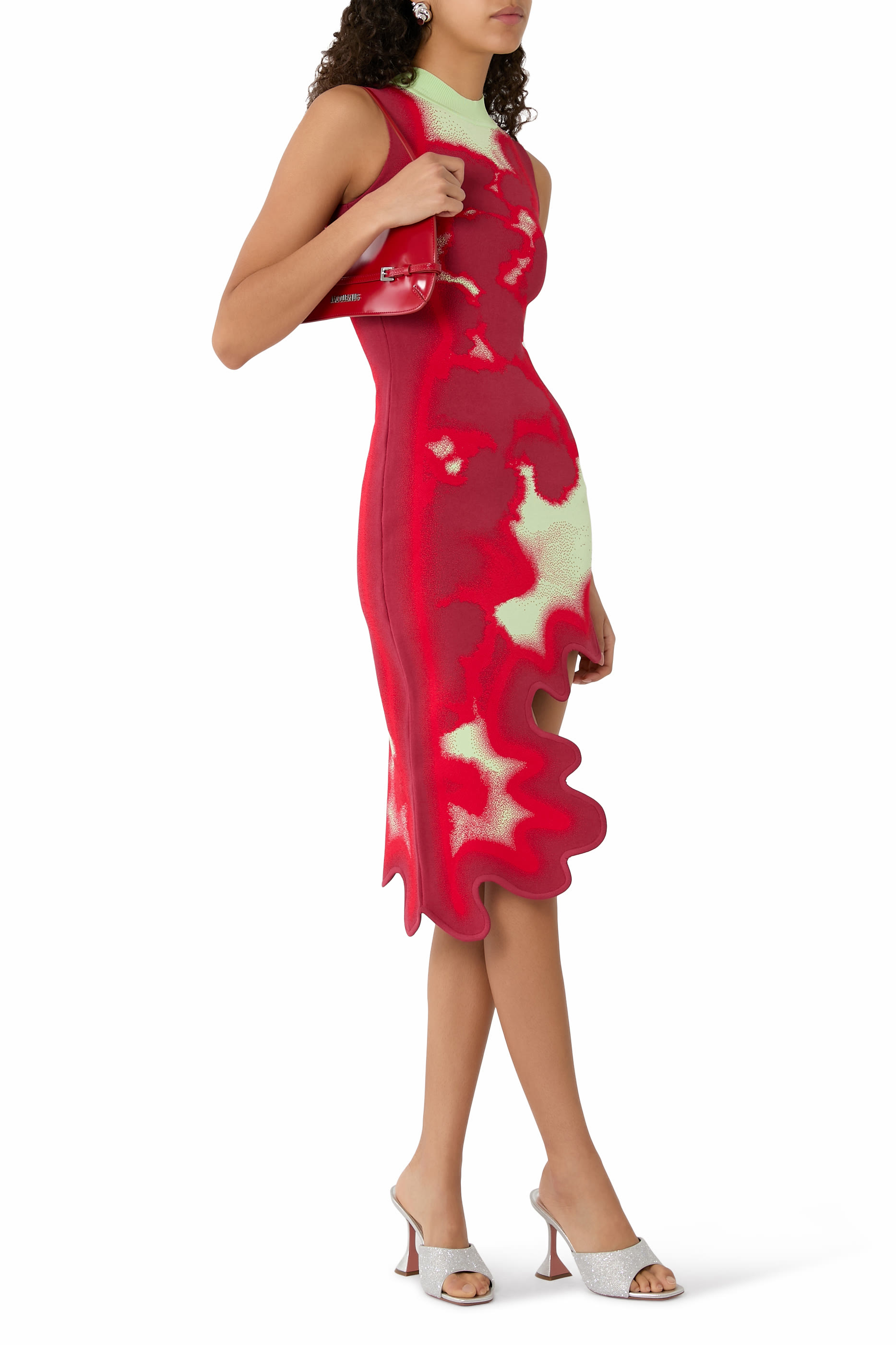 فستان بروكلين بحافة مموجة ونقشة مصبوغة بالعقد والربط