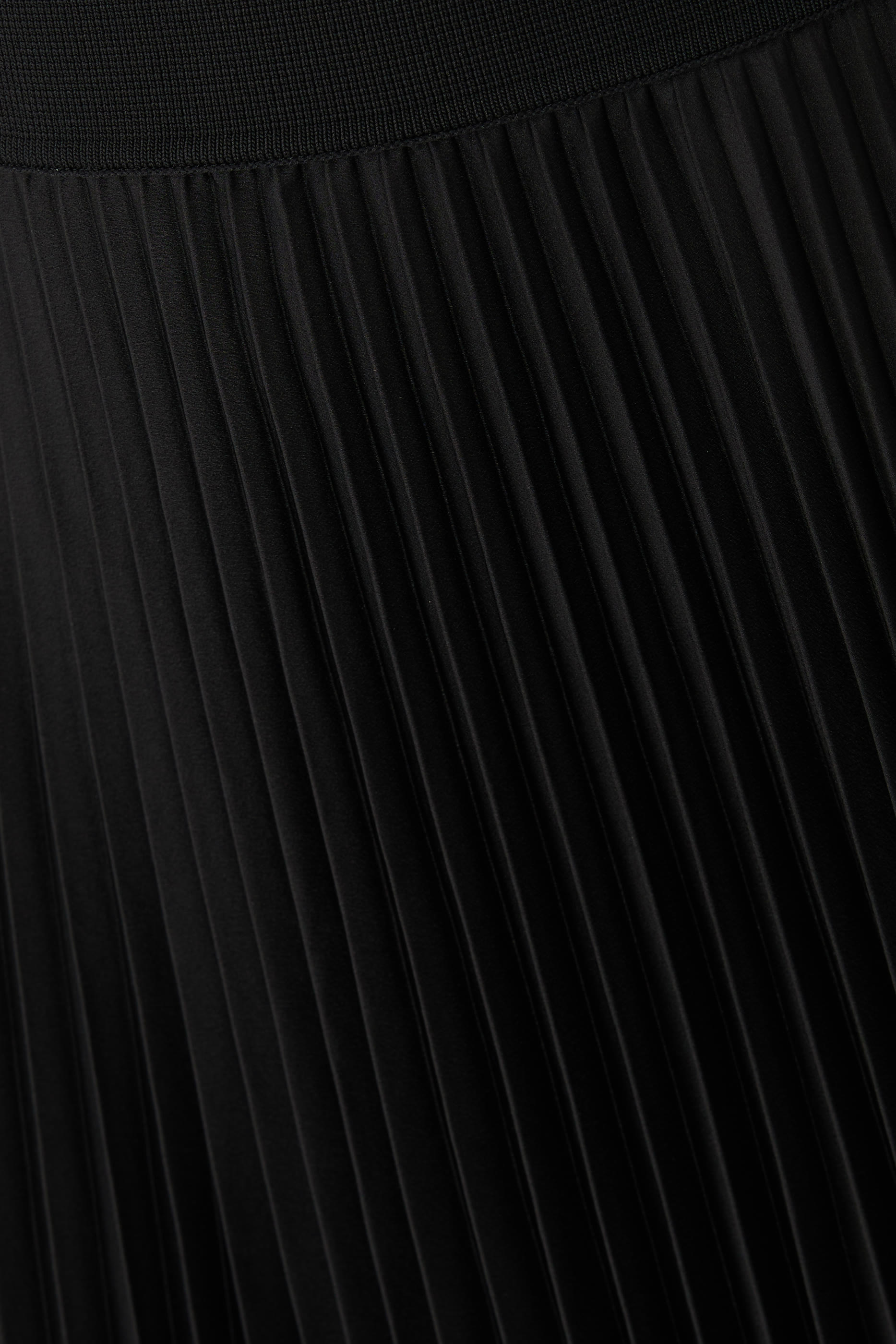 تنورة ايد بليسيه منسوجة بتصميم متموج