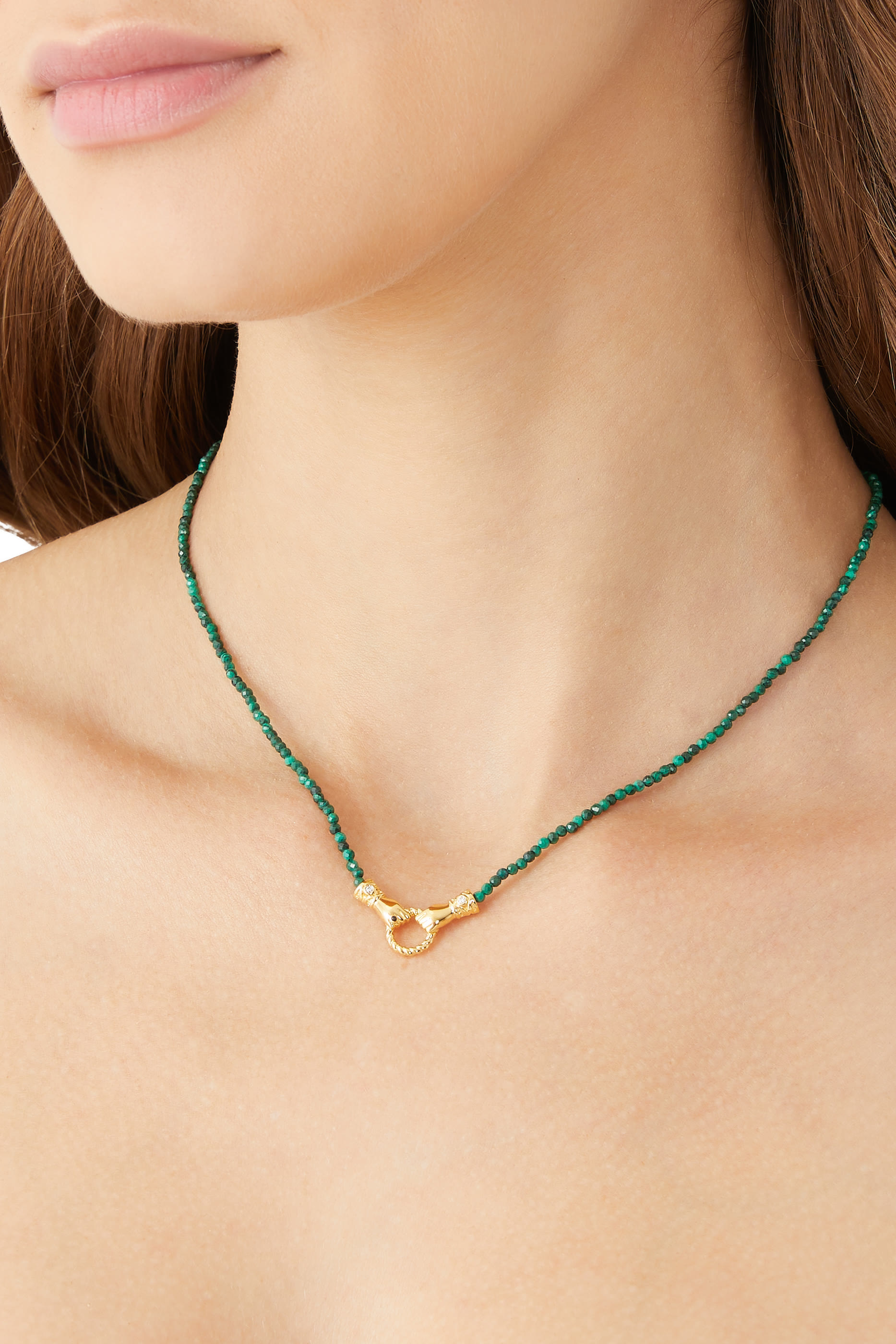 قلادة هاريس ريد ان جود هاندس مزينة بخرز صغير وأحجار كريمة، نحاس مطلي بذهب عيار 18 معاد تدويره