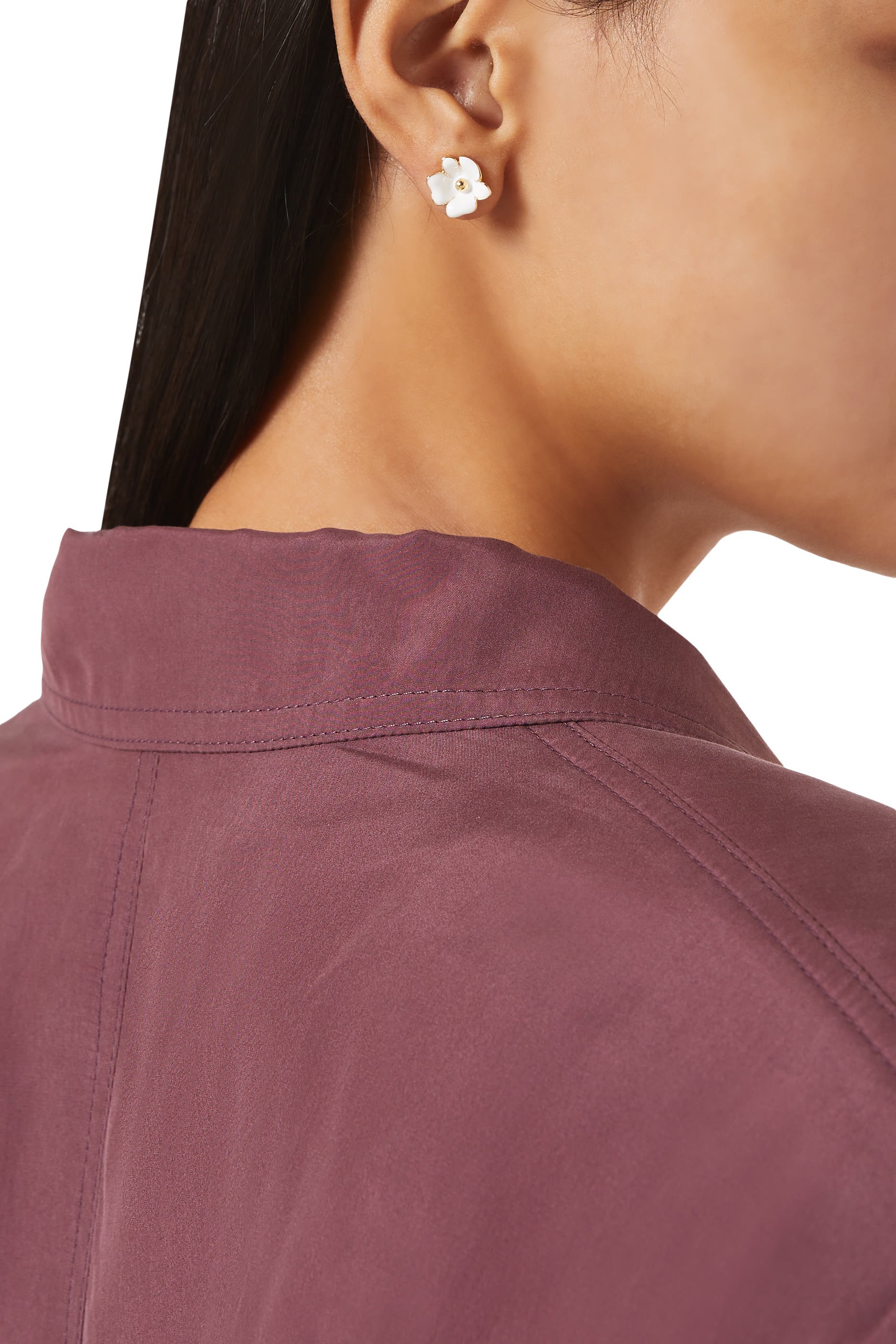 أقراط بتصميم زهرة بمينا وقفل تيتانيوم 