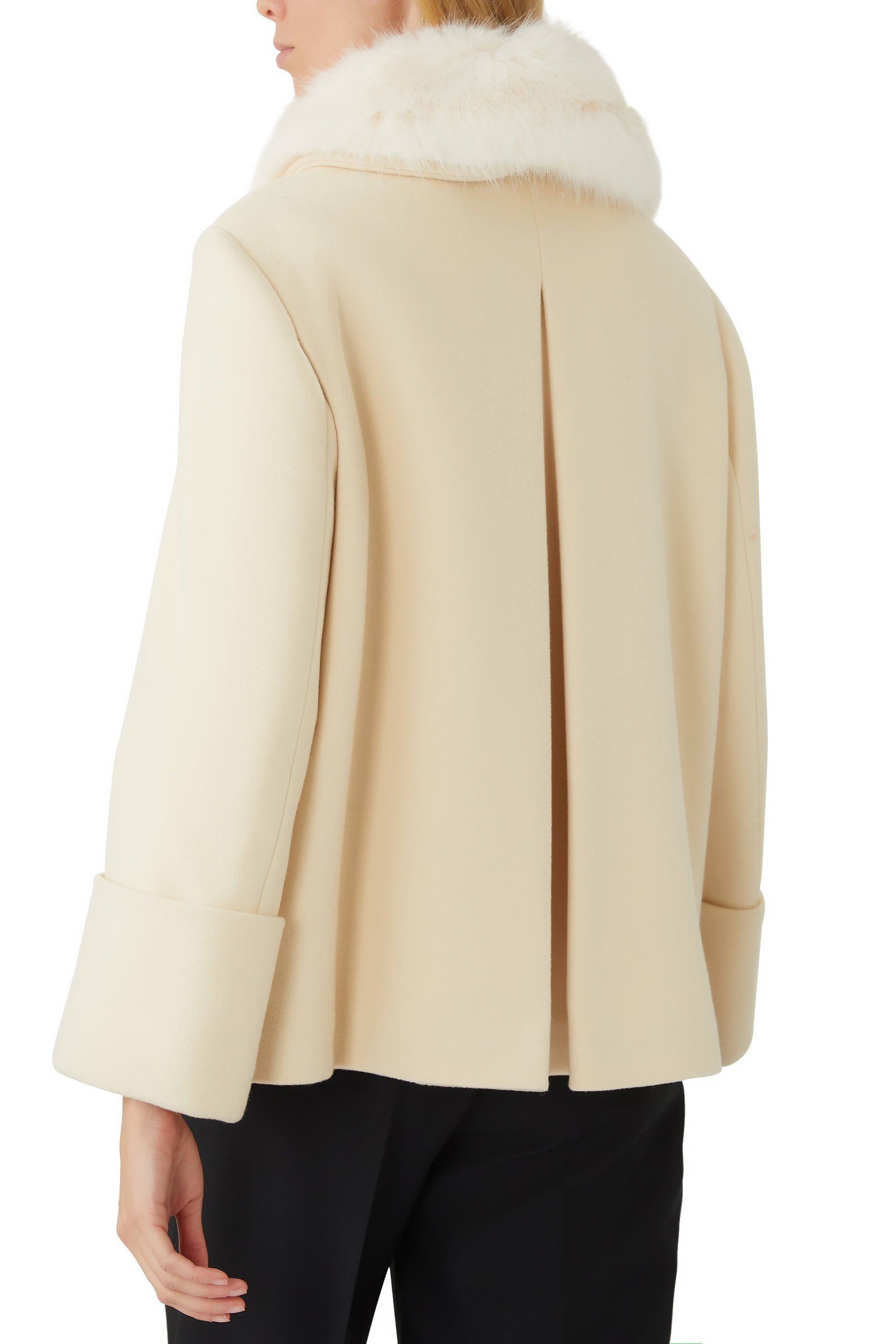 جاكيت صوف بياقة مزينة بفرو صناعي