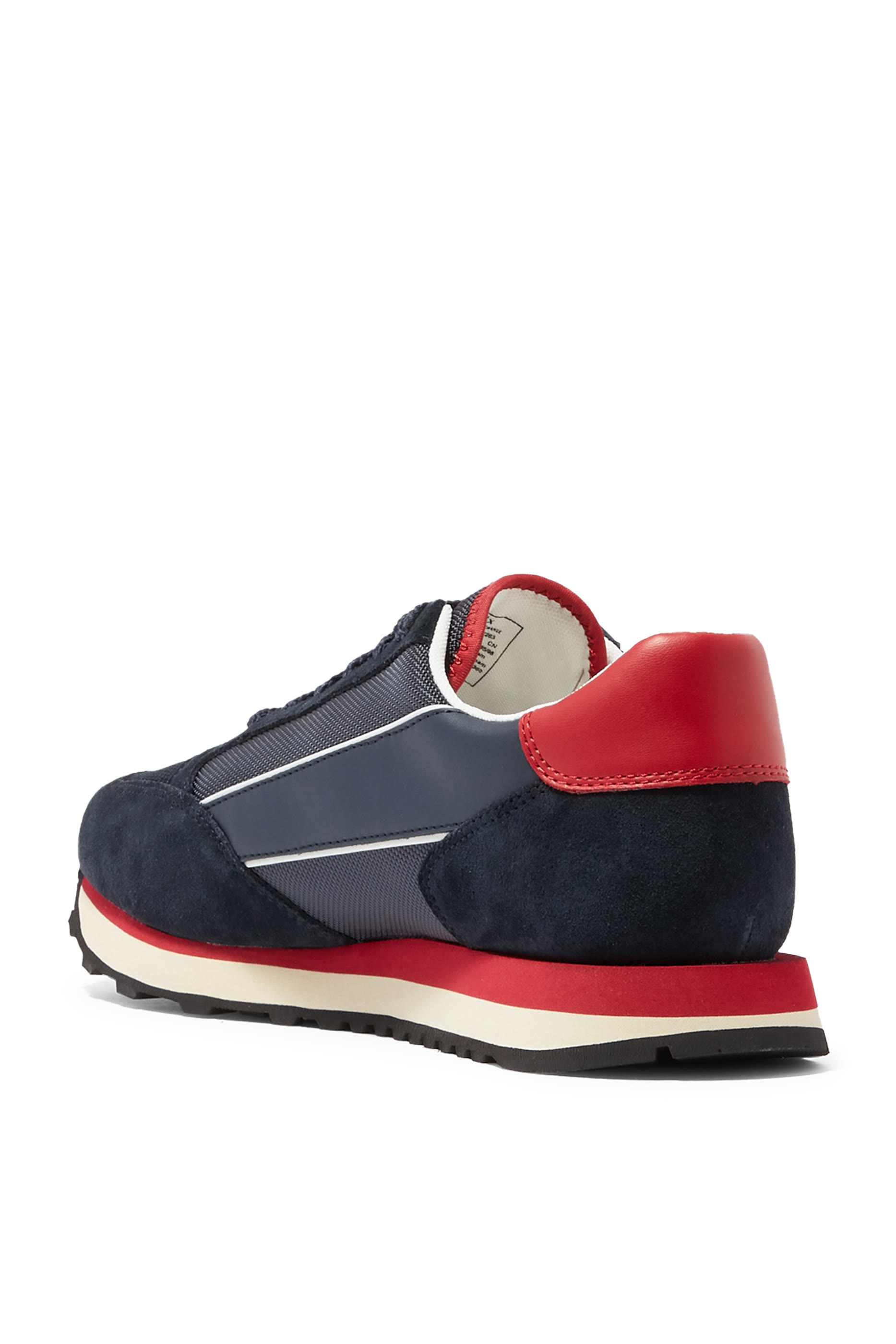 سنيكرز شمواه مزين بشريط بشعار الماركة