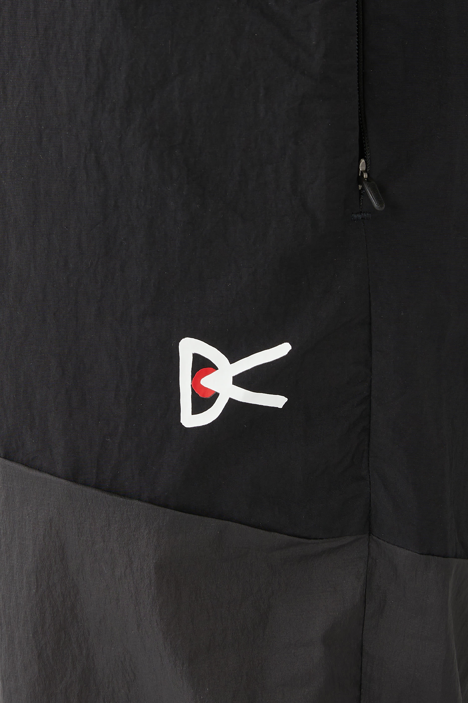 بنطال رياضي بتصميم مقسم بأجزاء وطلاء متين مقاوم للمياه