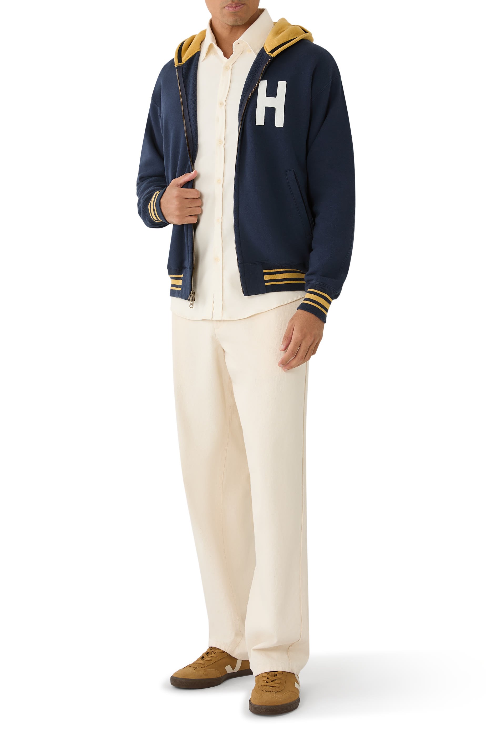 هودي بسحاب وشعار الماركة