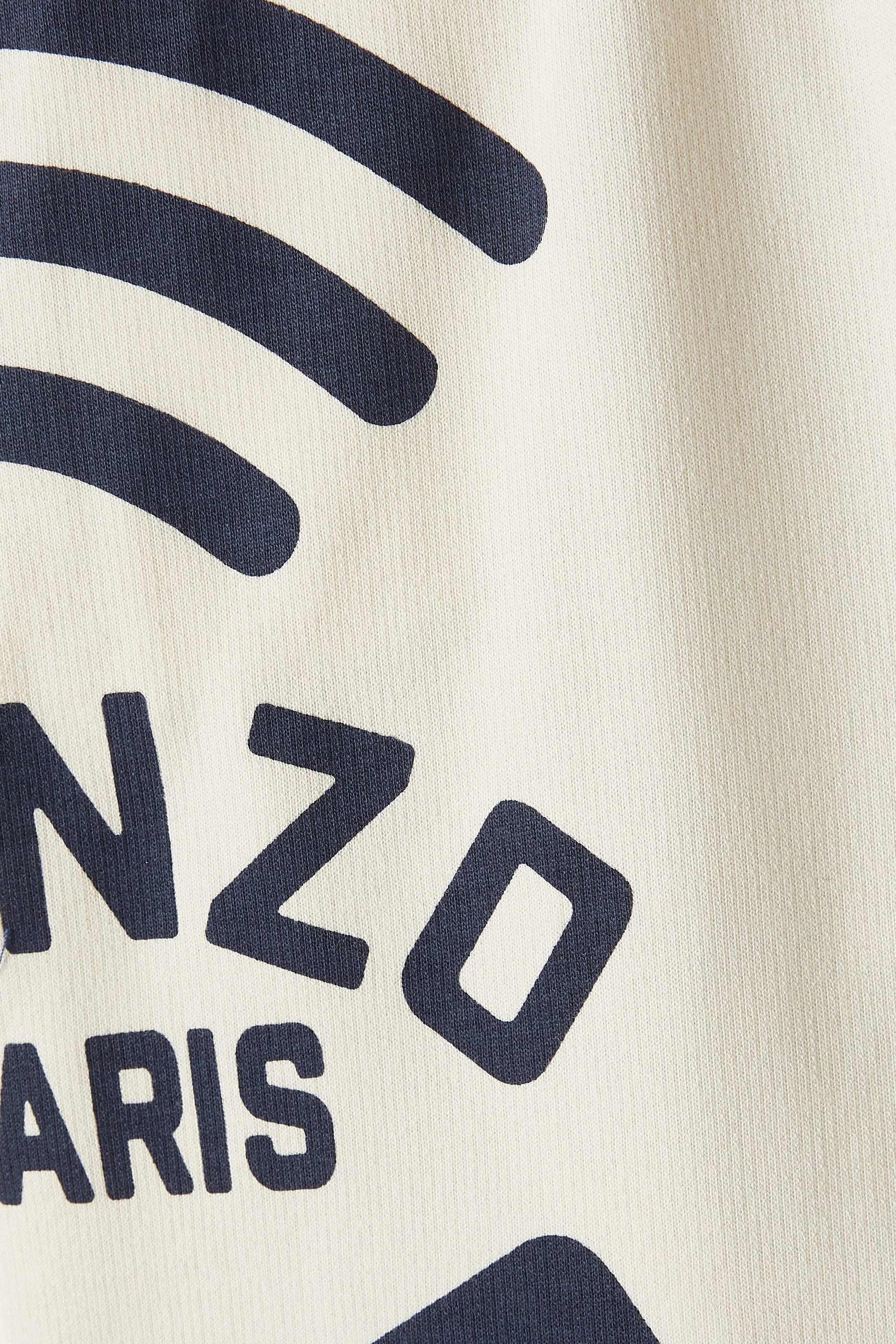 شورت رياضي بشعار الماركة للأطفال