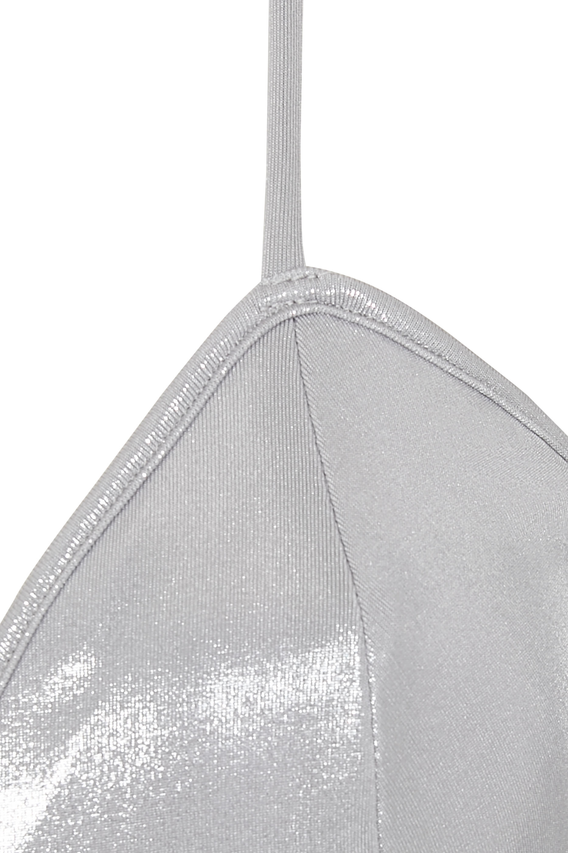 بدلة سباحة بحروف شعار الماركة