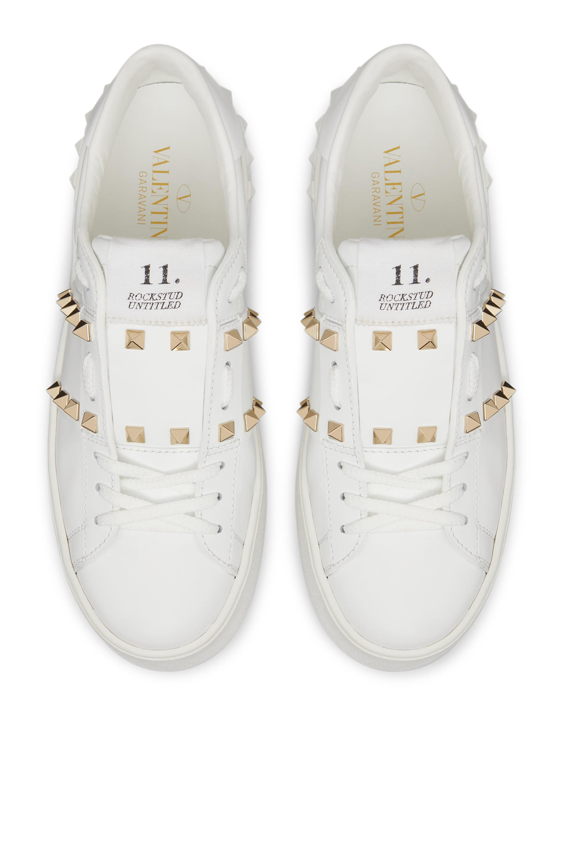 سنيكرز فالنتينو غارافاني بنعل مسطح 57 مم بحلى هرمية من جلد العجل