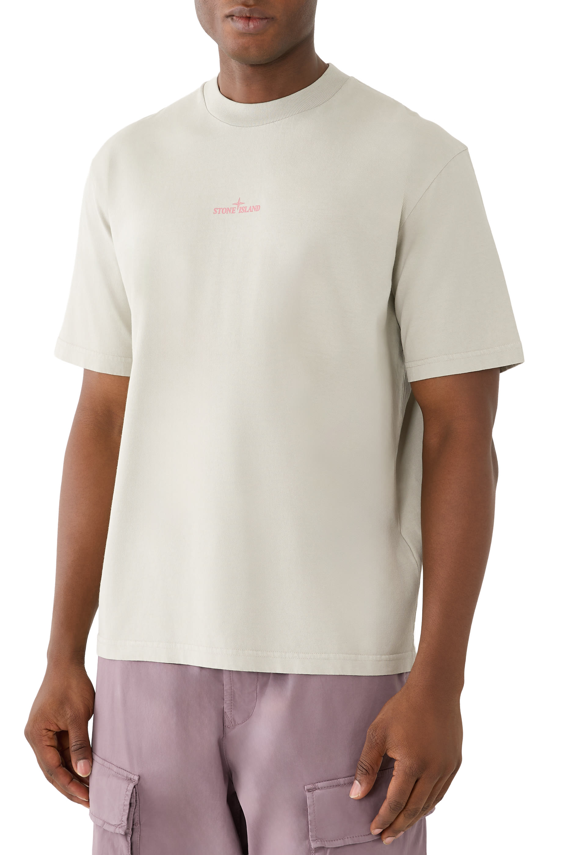 تيشيرت بأكمام قصيرة