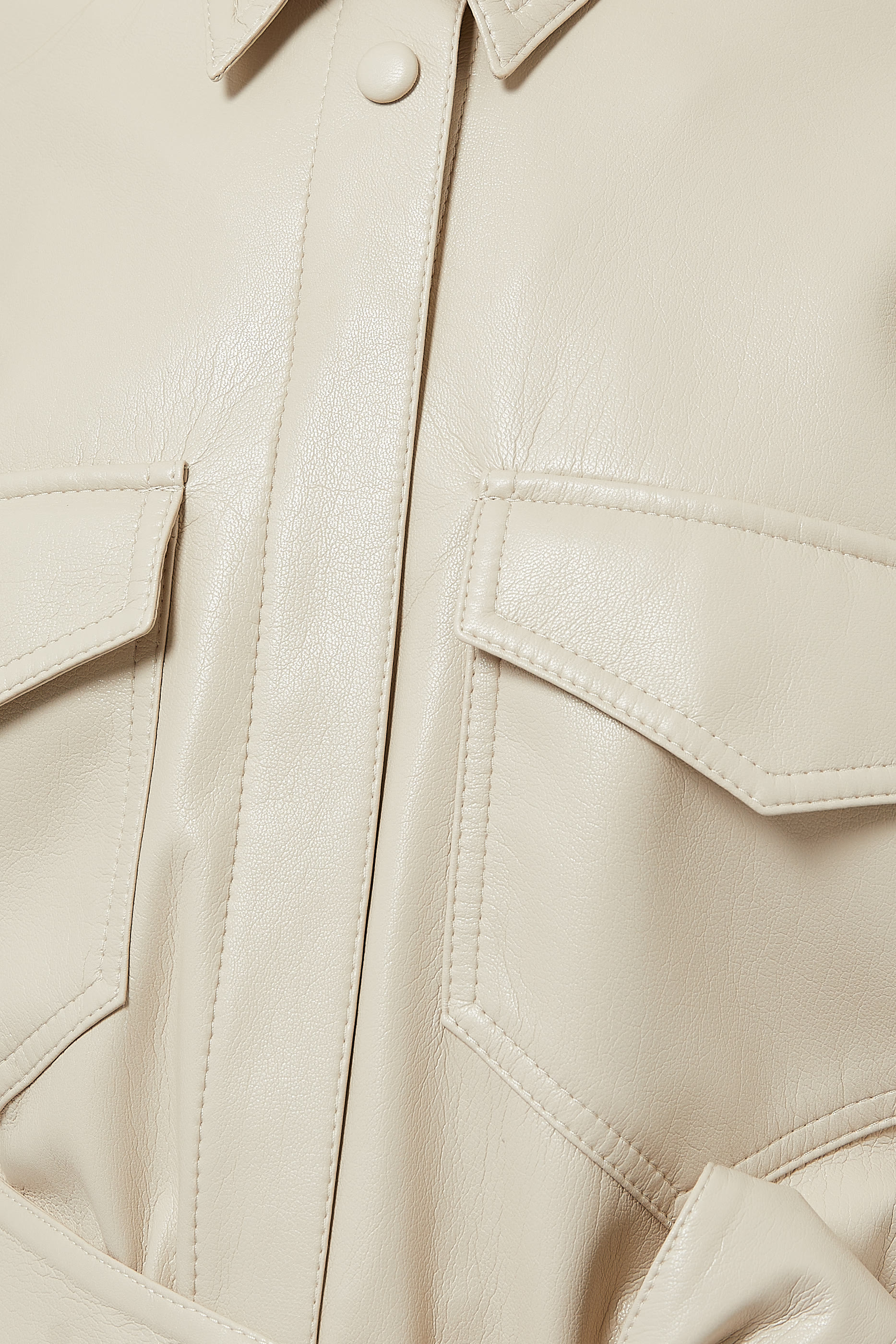 قميص أرثا من الجلد العضوي