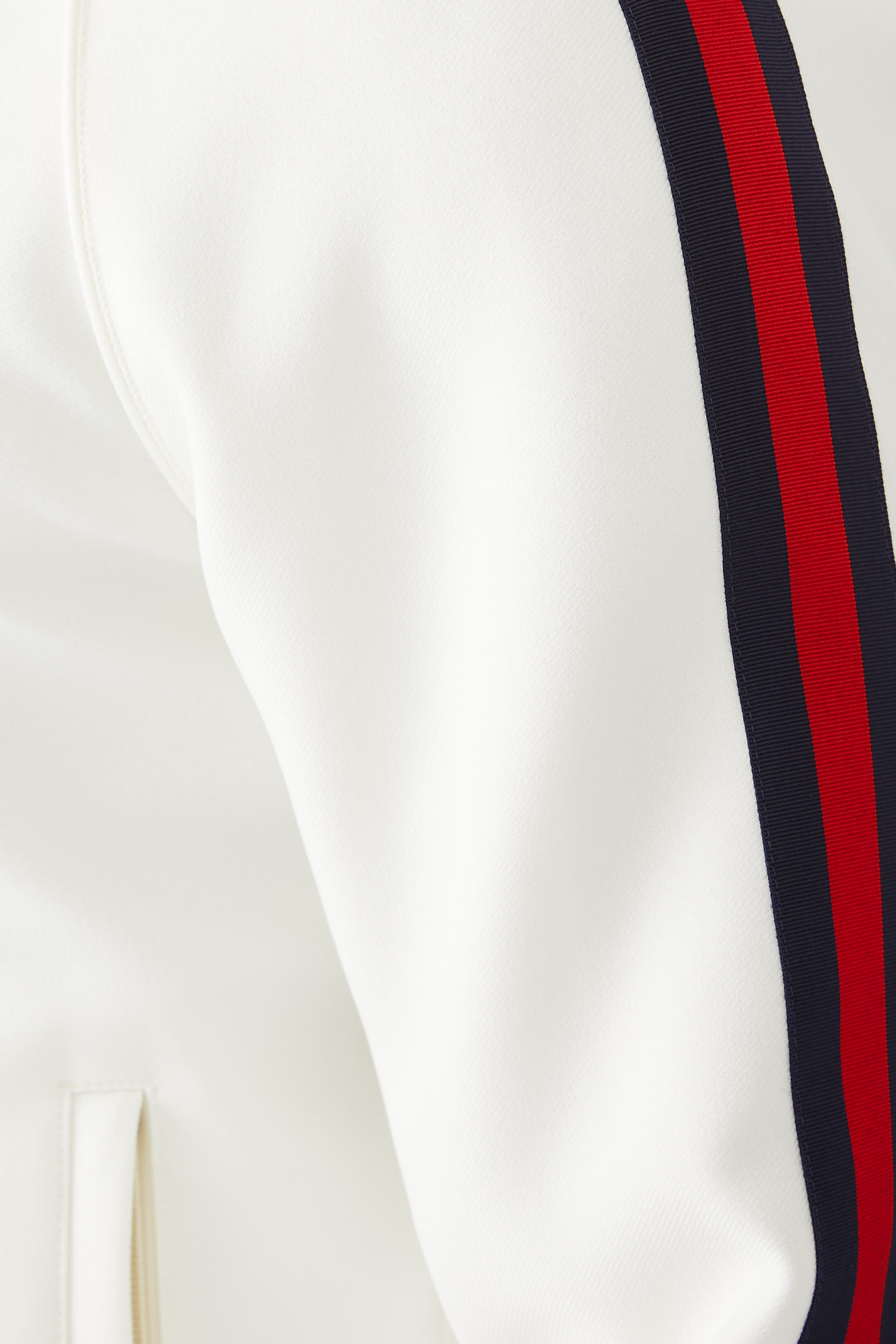 جاكيت دريل انسيابي بسحاب