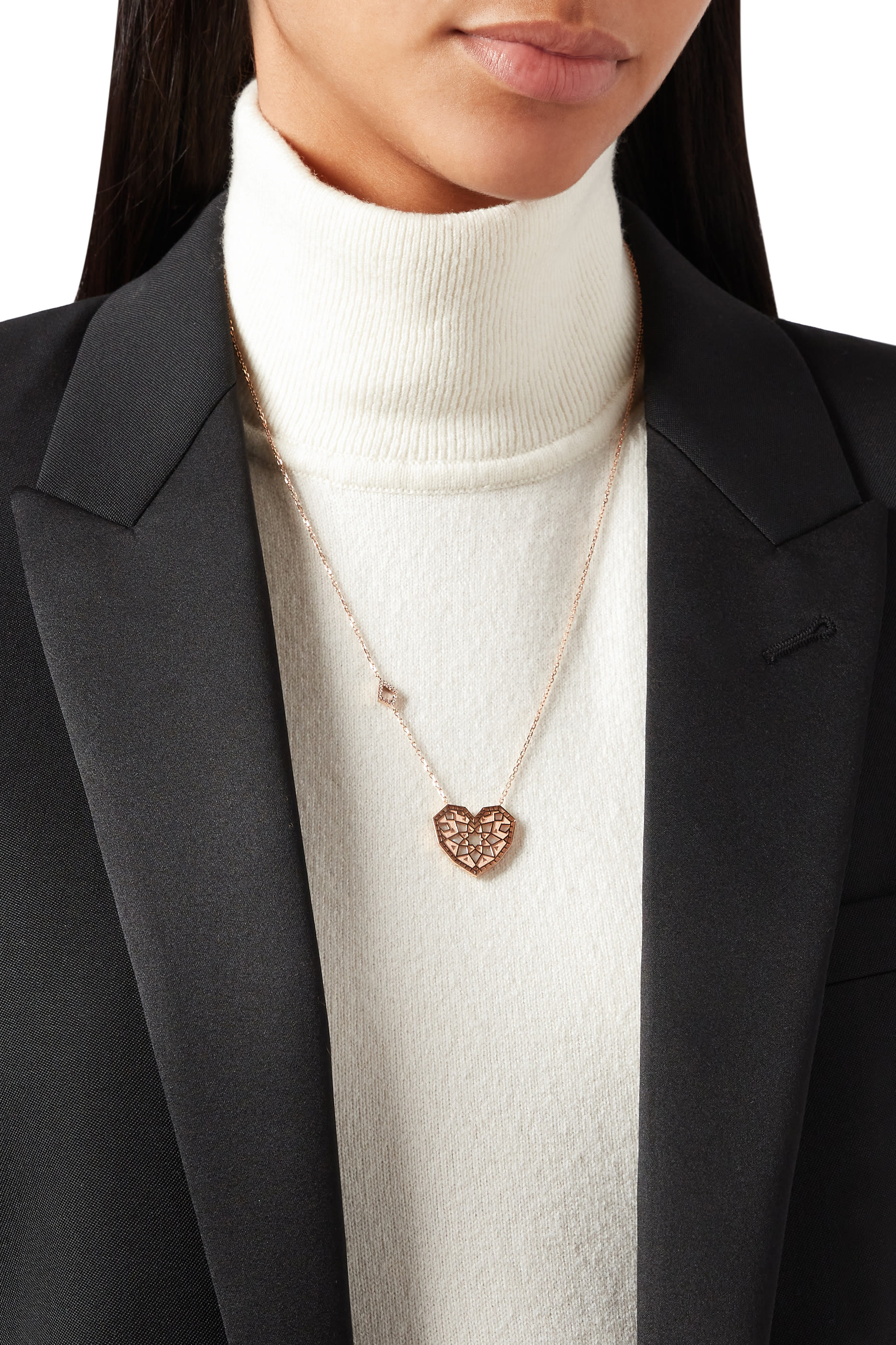 قلادة قلب تراث كبيرة مرصعة بعرق الؤلؤ والماس، ذهب وردي عيار 18