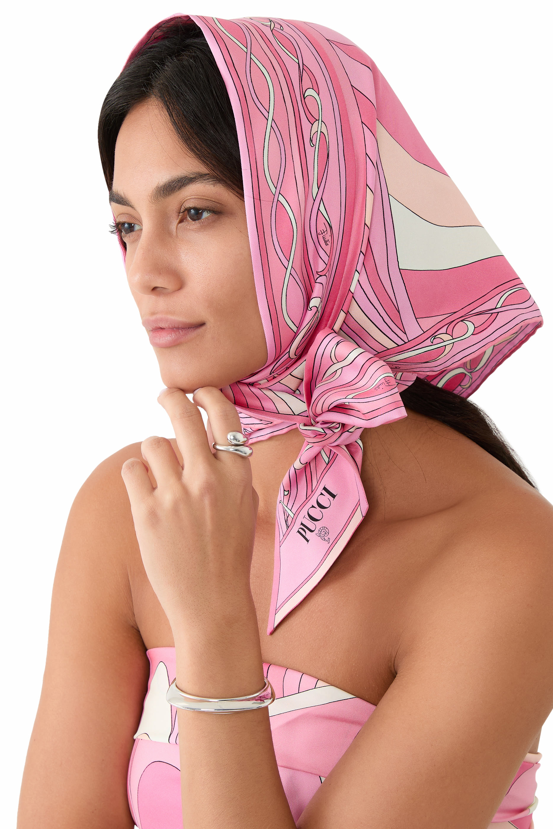 وشاح باندو بتصميم مثلث