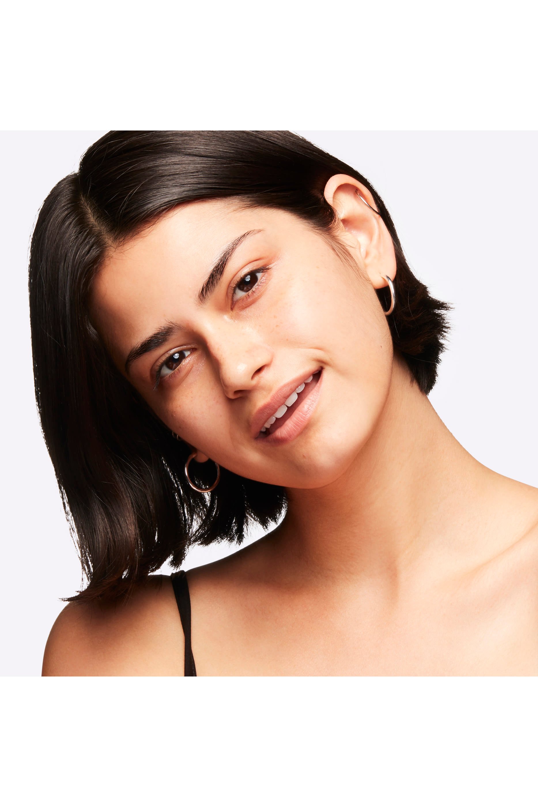 كريم أساس سائل ستوديو فكس مع SPF15&rlm;