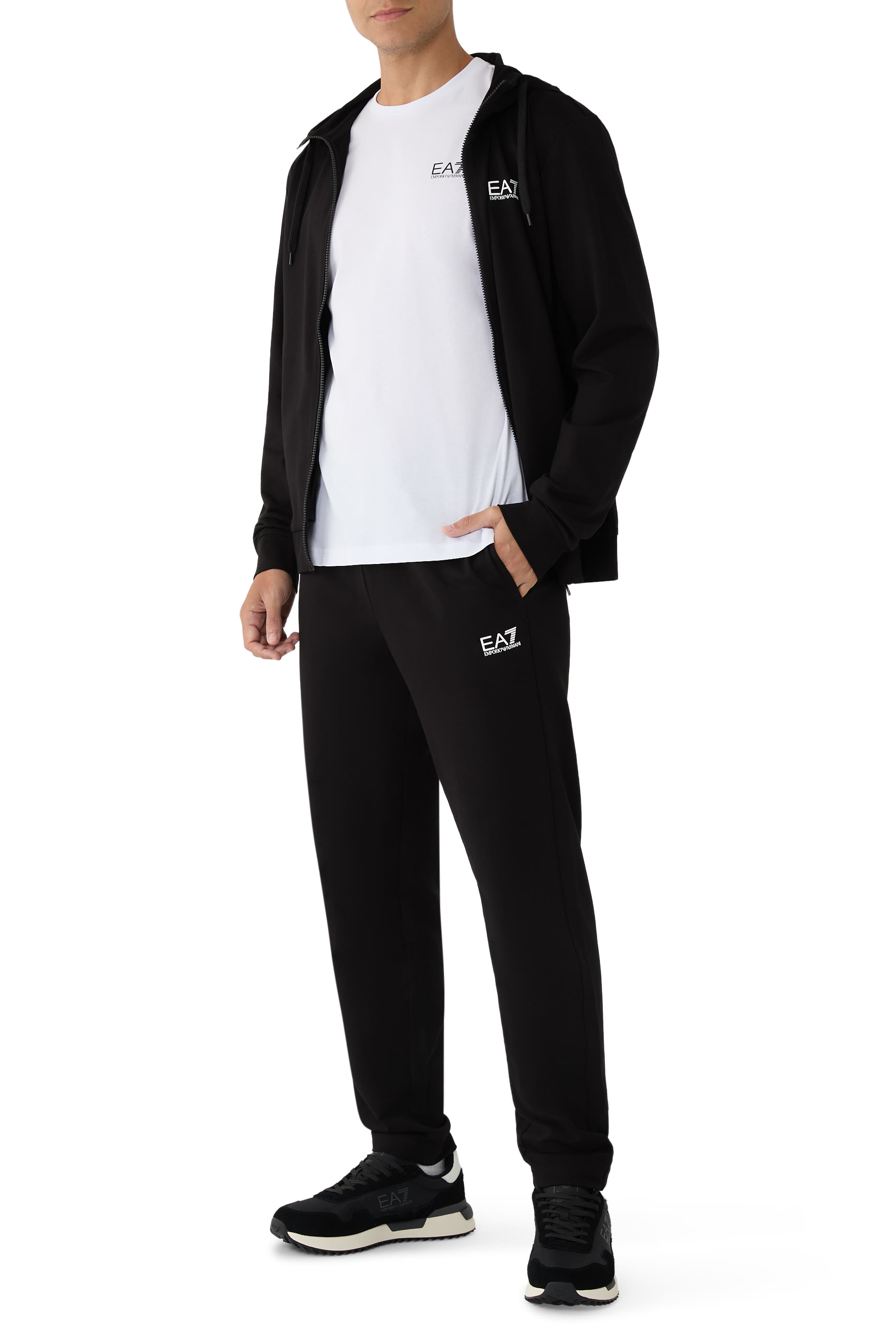 هودي بسحاب وشعار الماركة قطن