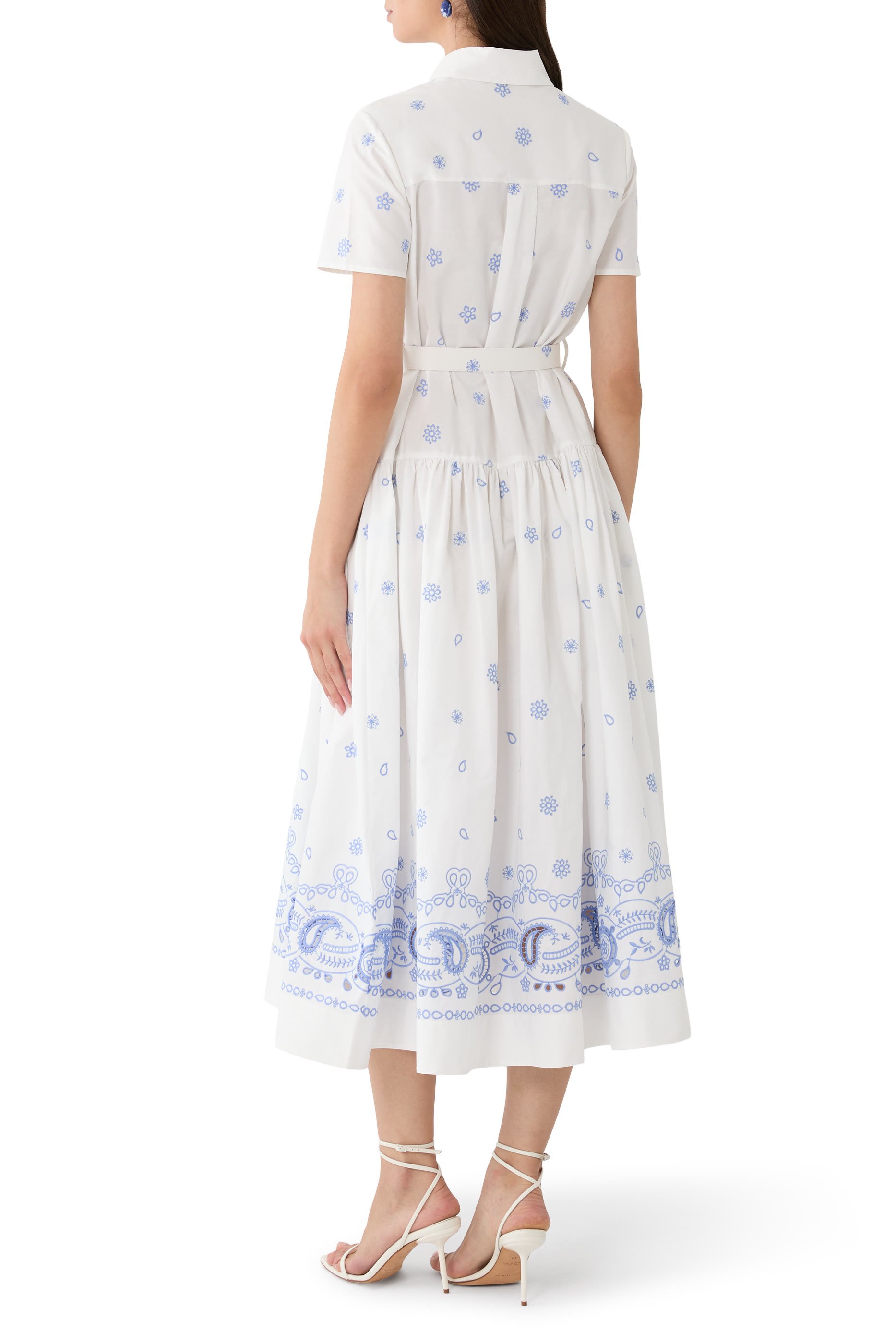 فستان متوسط الطول مطرز