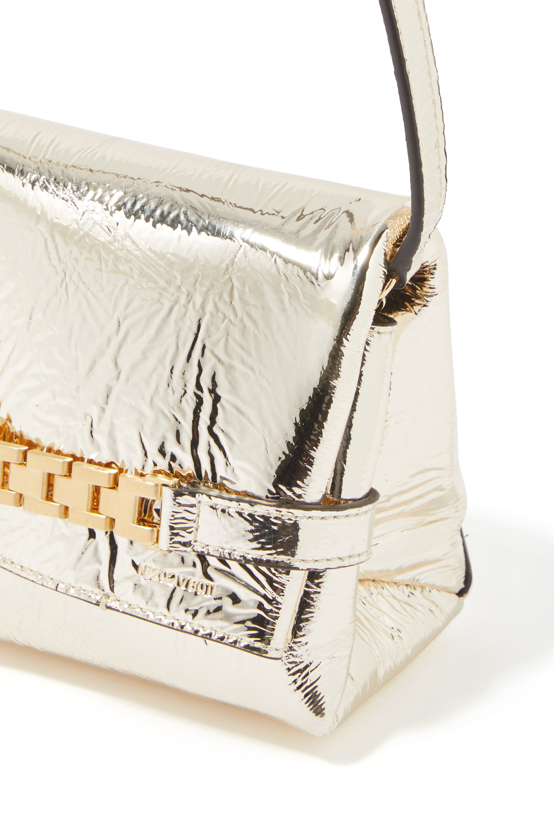 حقيبة صغيرة بسلسلة وحمالة