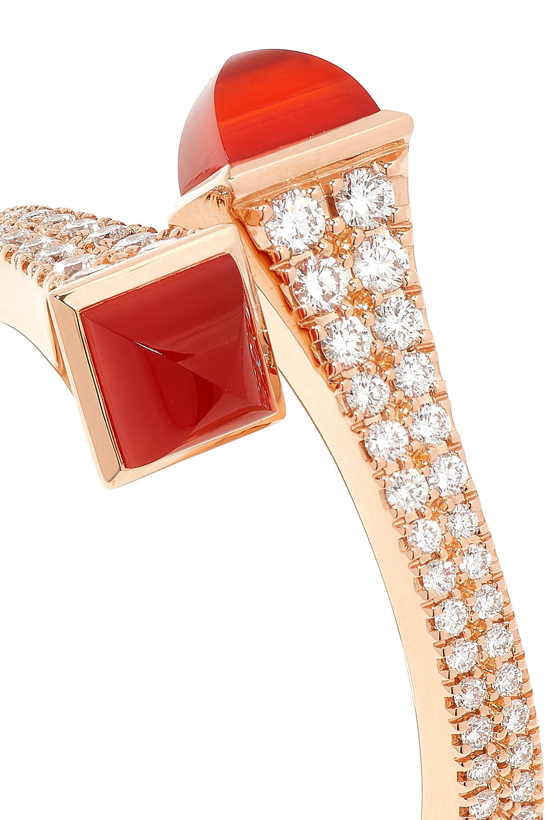 خاتم كليو رفيع مرصع بالماس والعقيق الأحمر ذهب وردي عيار 18