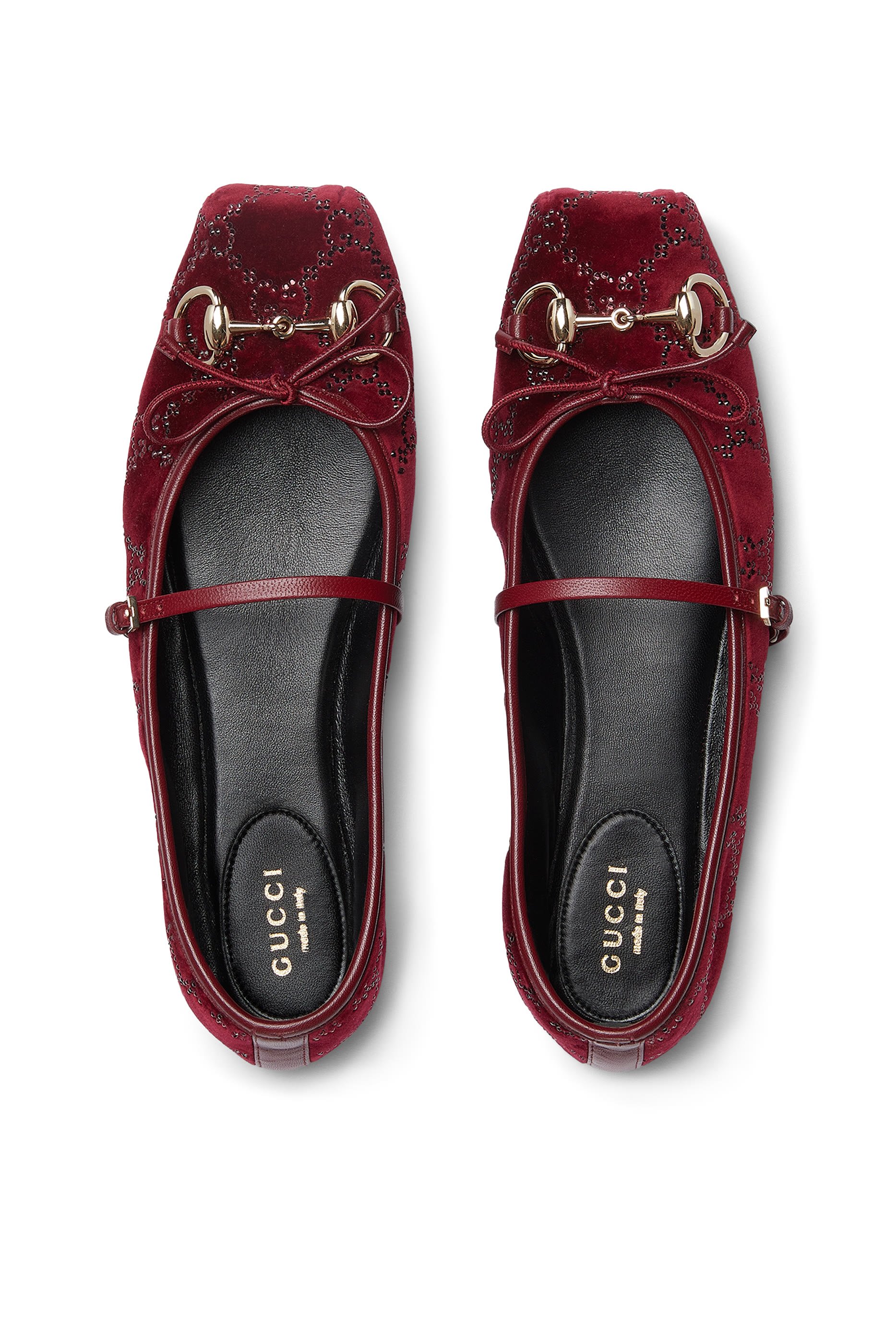 حذاء بالرينا بحلية شعار الماركة مرصعة بكريستال