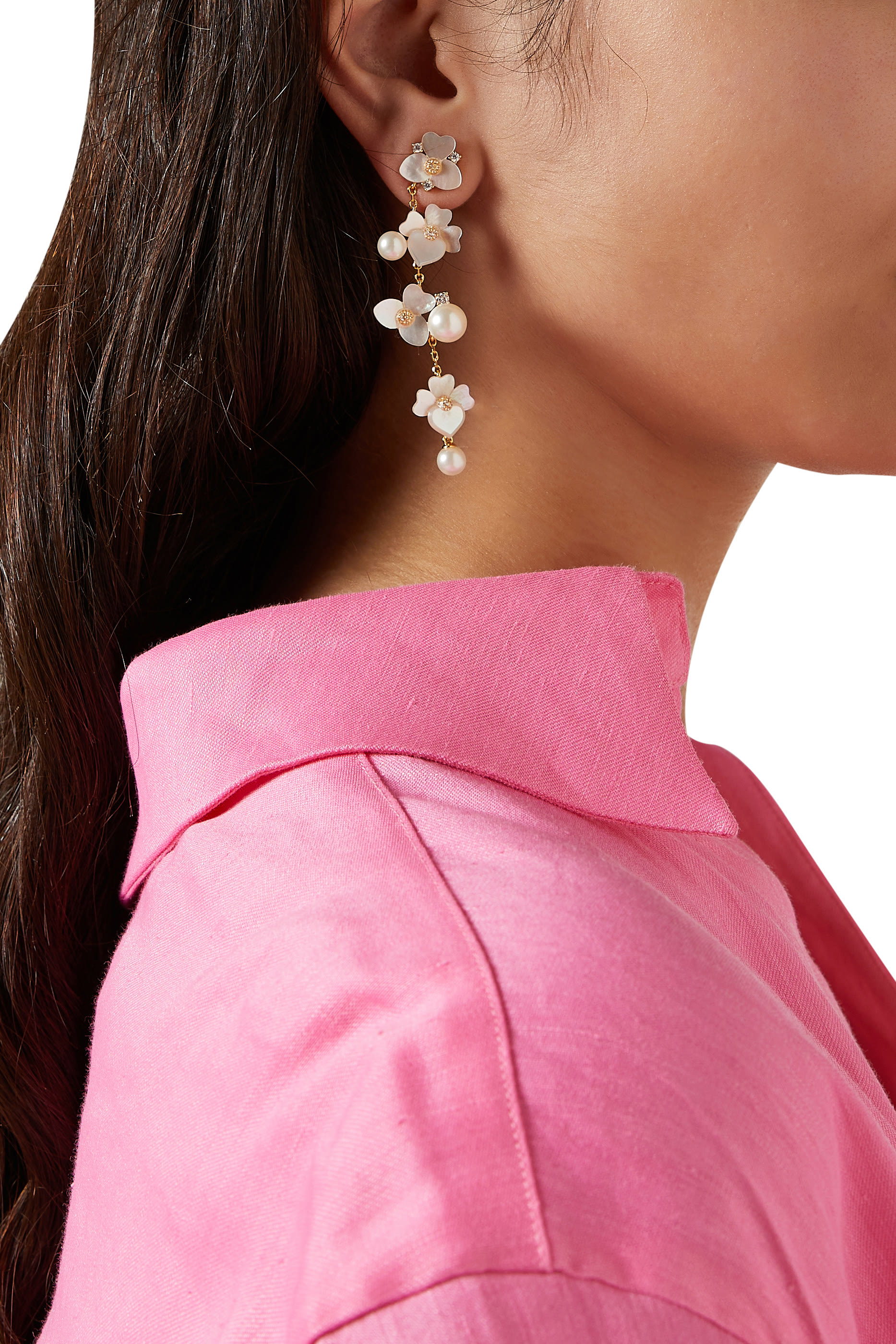 أقراط بريشس بانسي متدلية مرصعة بعرق اللؤلؤ وأحجار زركونيا مكعبة معدن مطلي