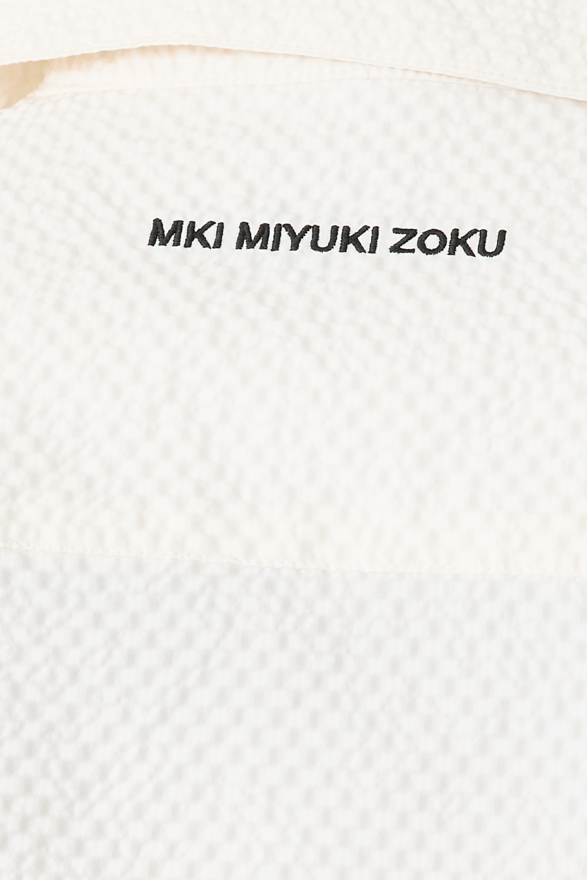 قميص سيرساكر فيكيشن