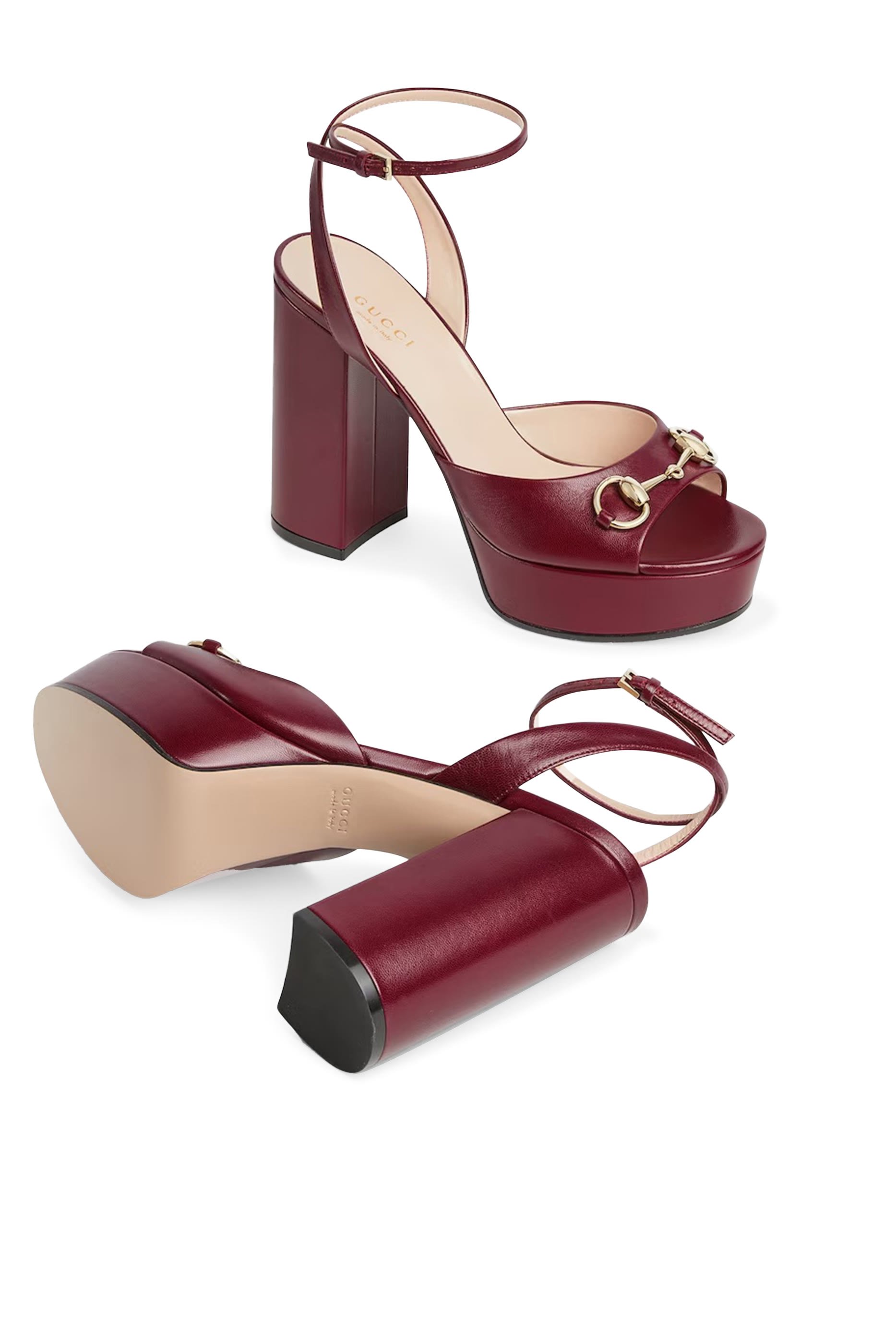 صندل بنعل عريض 115 وحلية شعار الماركة