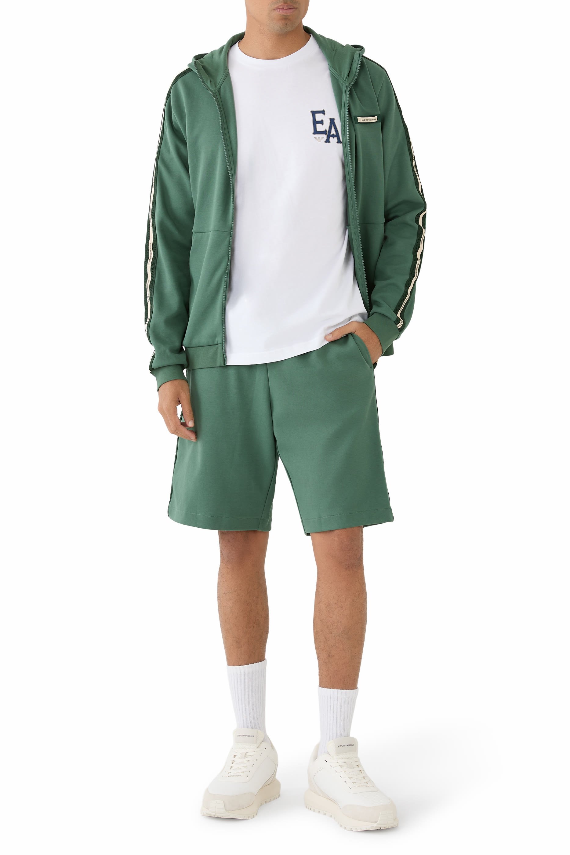 تيشيرت بشعار الماركة قطن