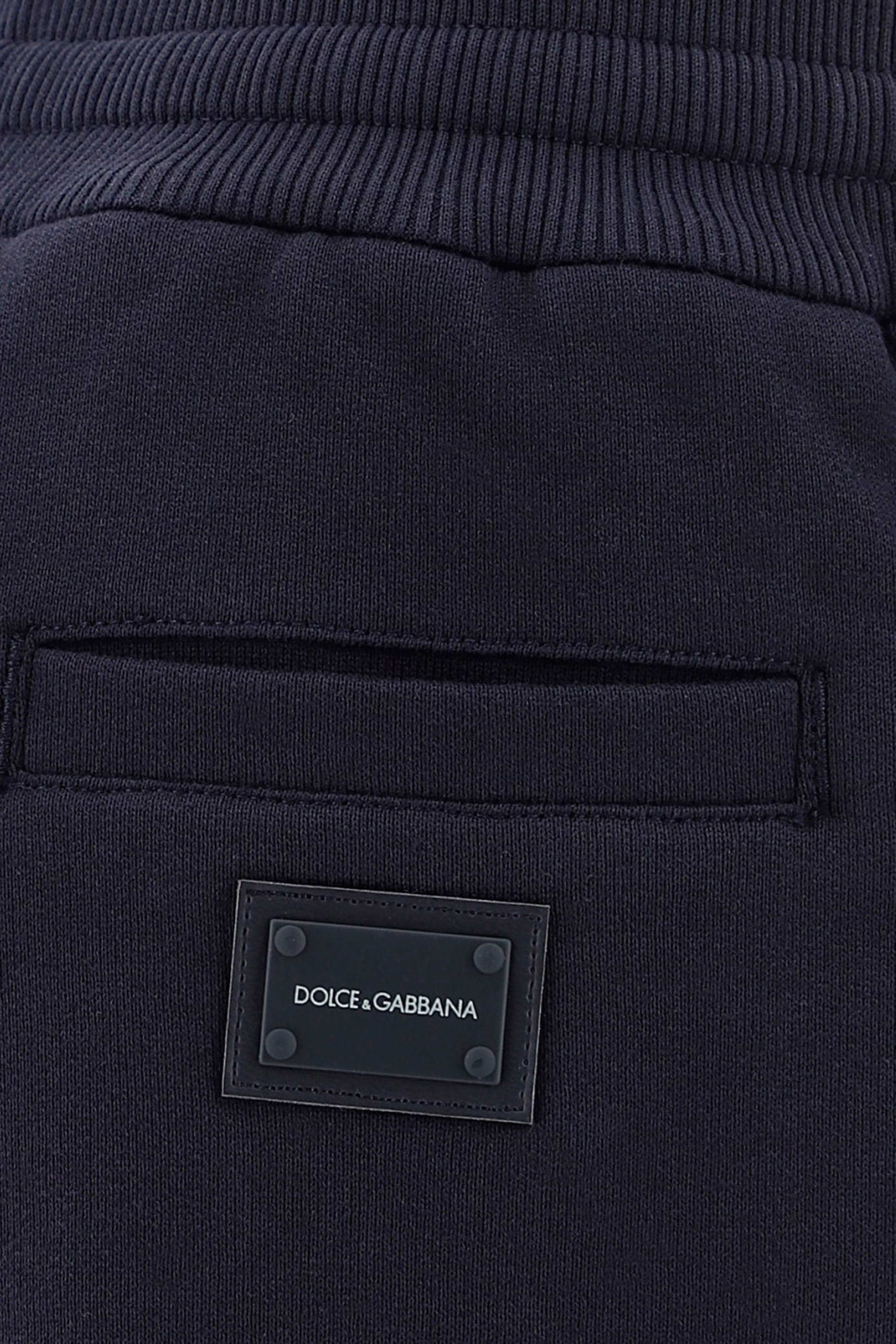 شورت رياضي برقعة مطاطية بشعار الماركة