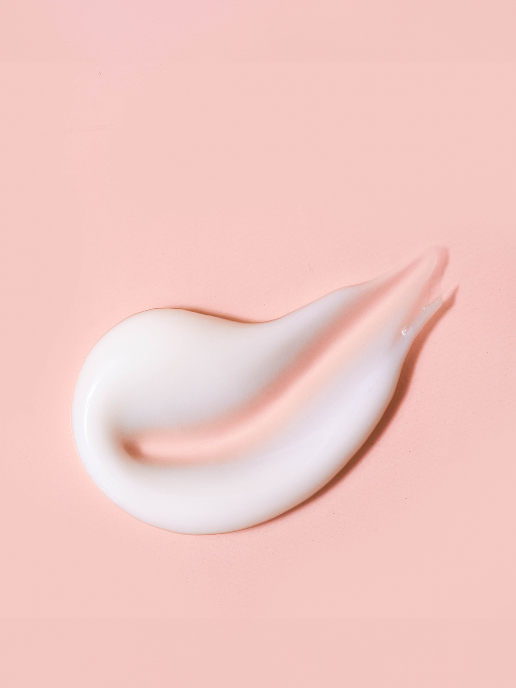 غسول حليبي مغذي تاشمو بزنبق الماء