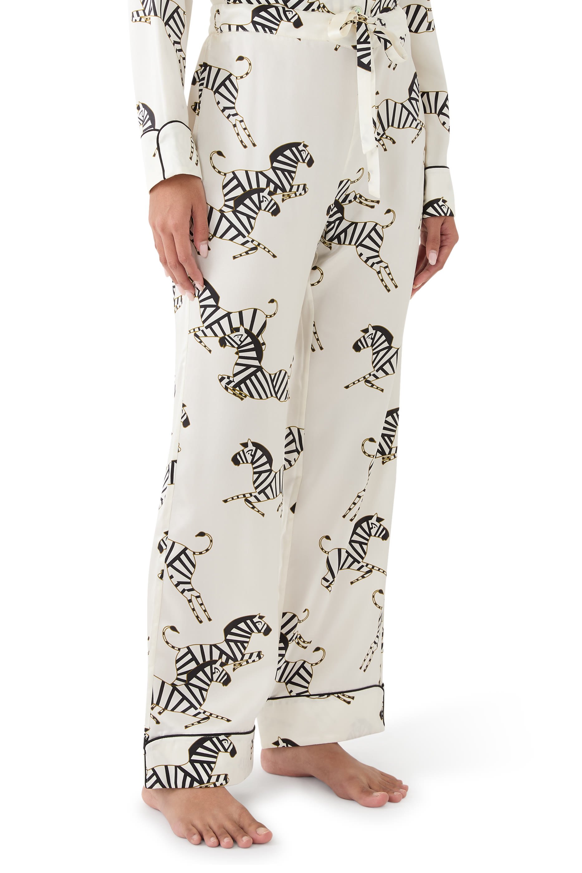 طقم بيجاما ليلا أبالون بلون فيروزي بنقشة زهور