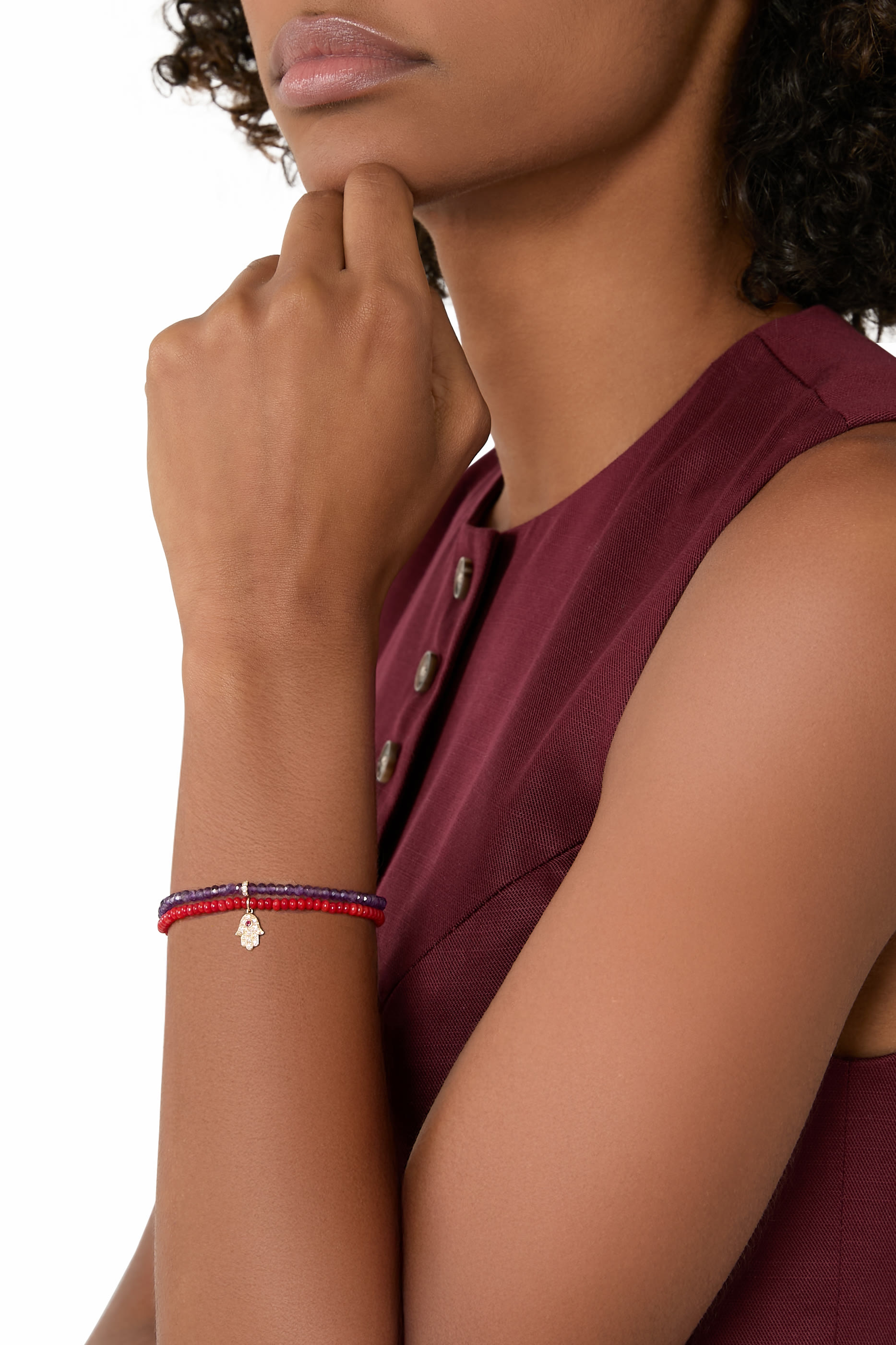 سوار بحلية دائرية مرصعة بالماس، ذهب أصفر عيار 14 وخرز الجمشت